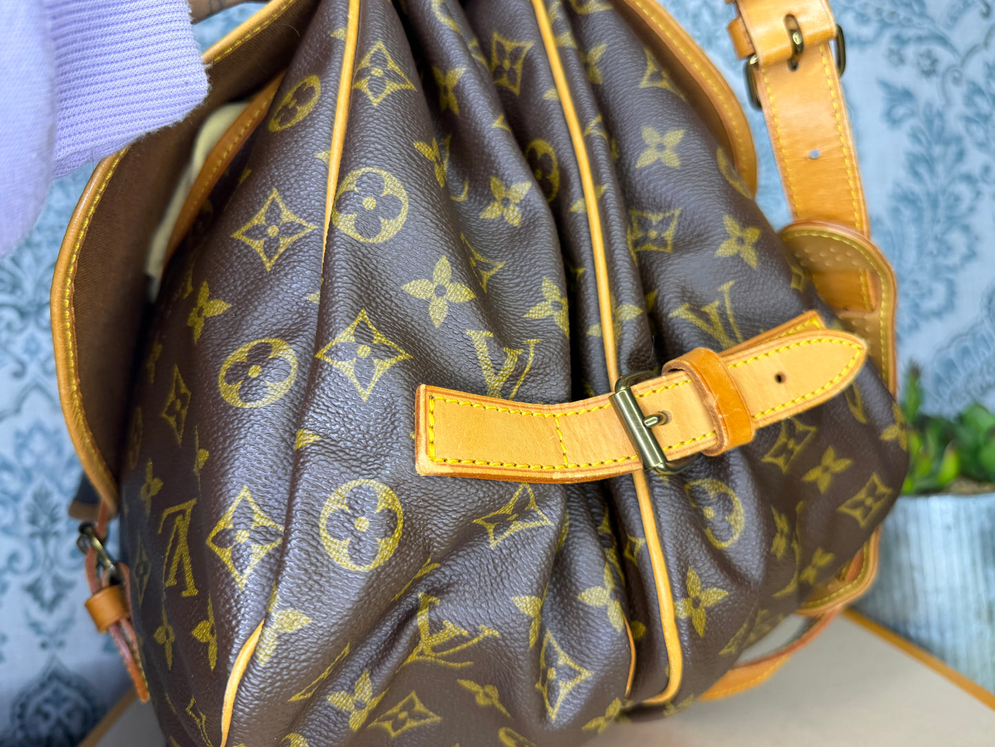 Louis Vuitton Saumur 35