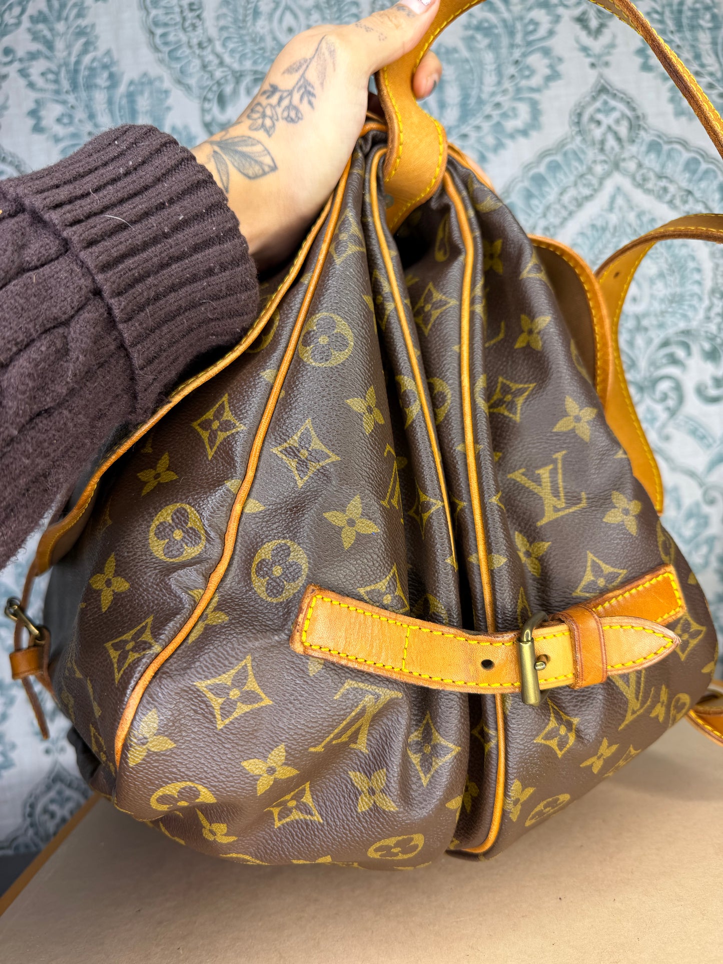 Louis Vuitton Saumur 35