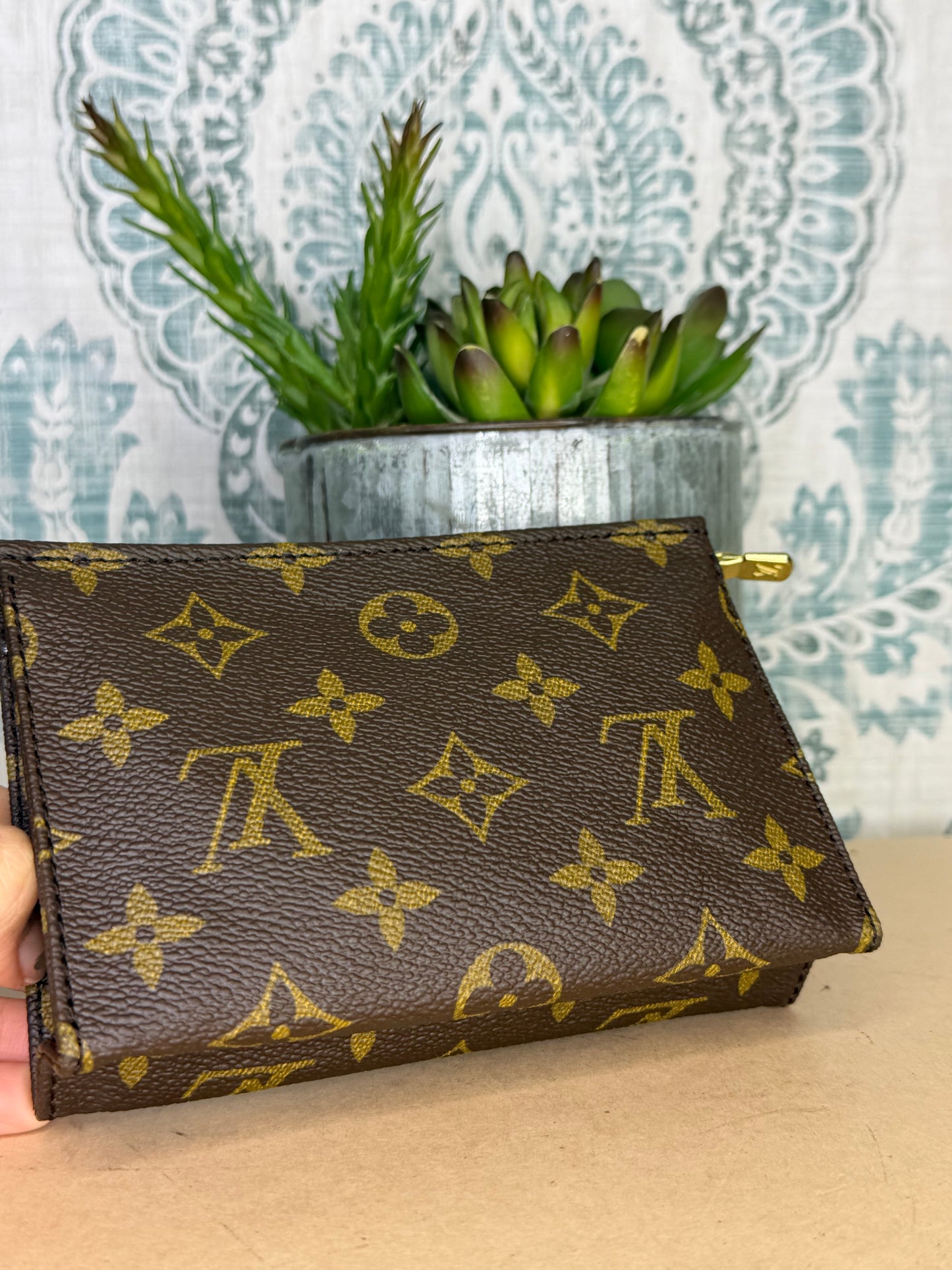 Louis Vuitton Toiletry 15