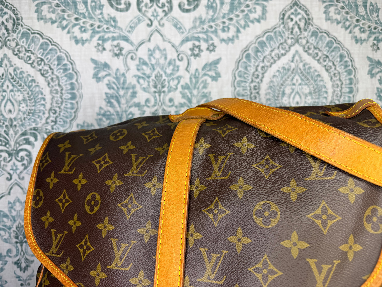 Louis Vuitton Saumur 35