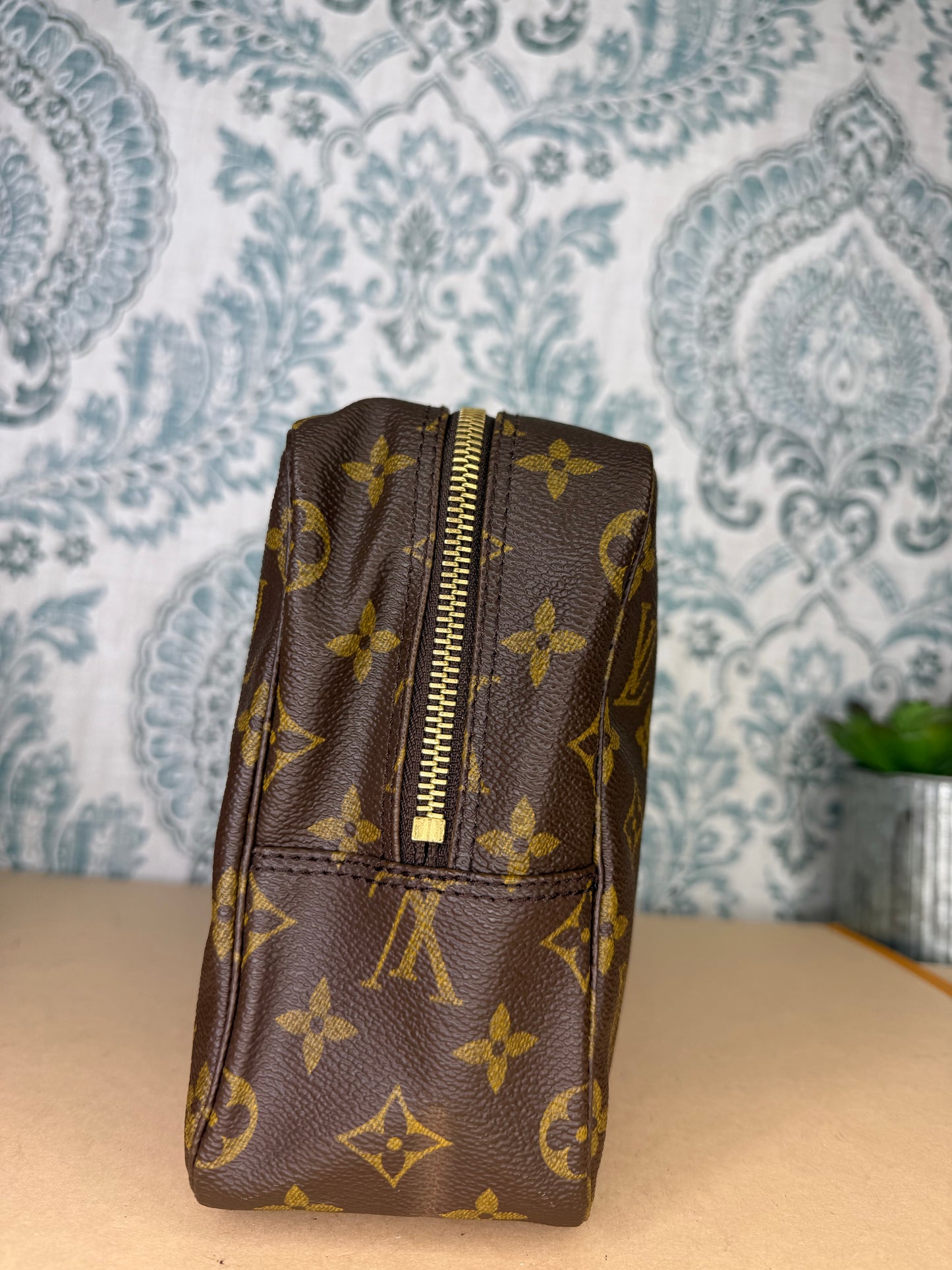 Louis Vuitton Trousse 28