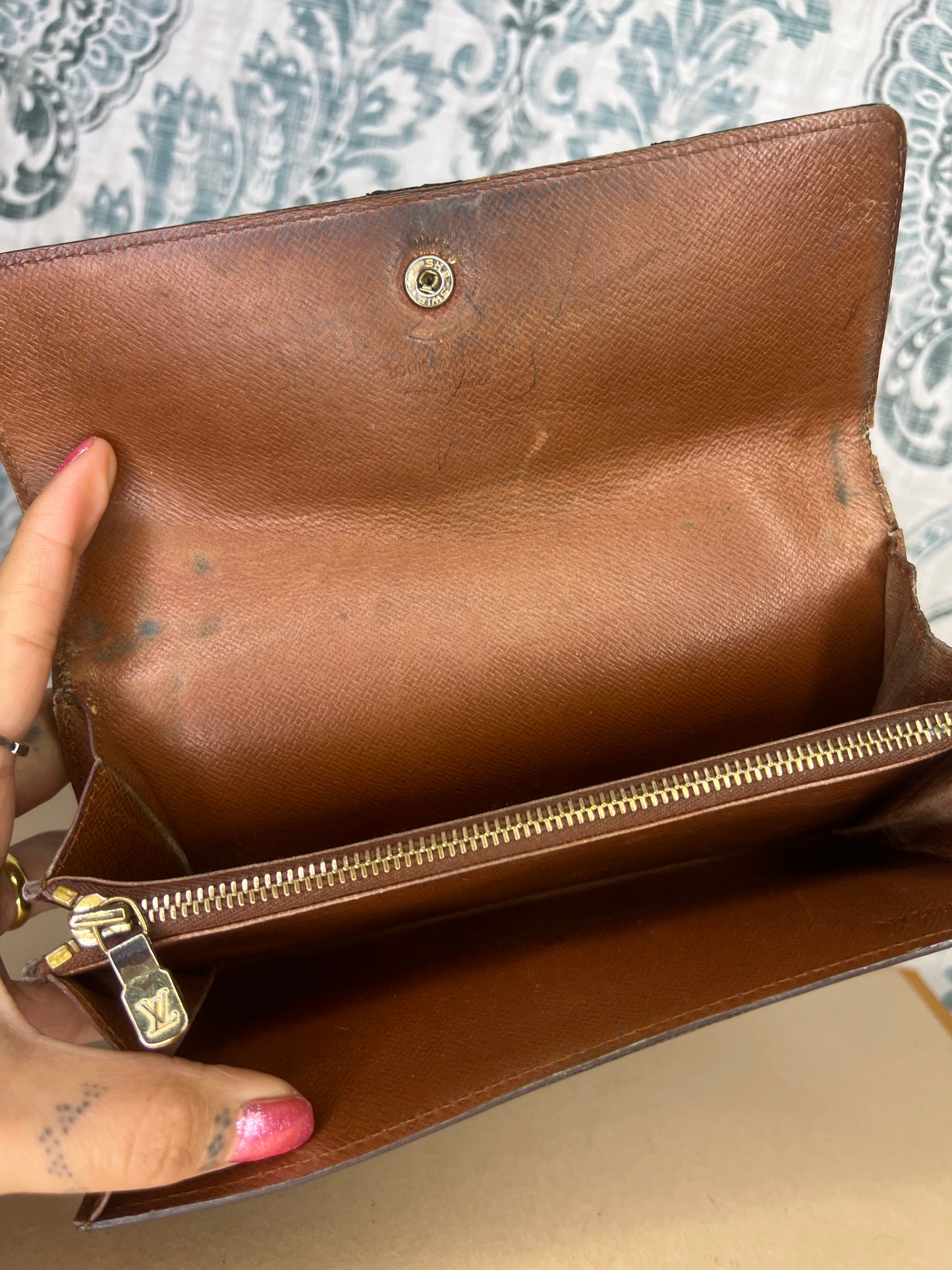 Louis Vuitton Monogram Sarah Wallet
