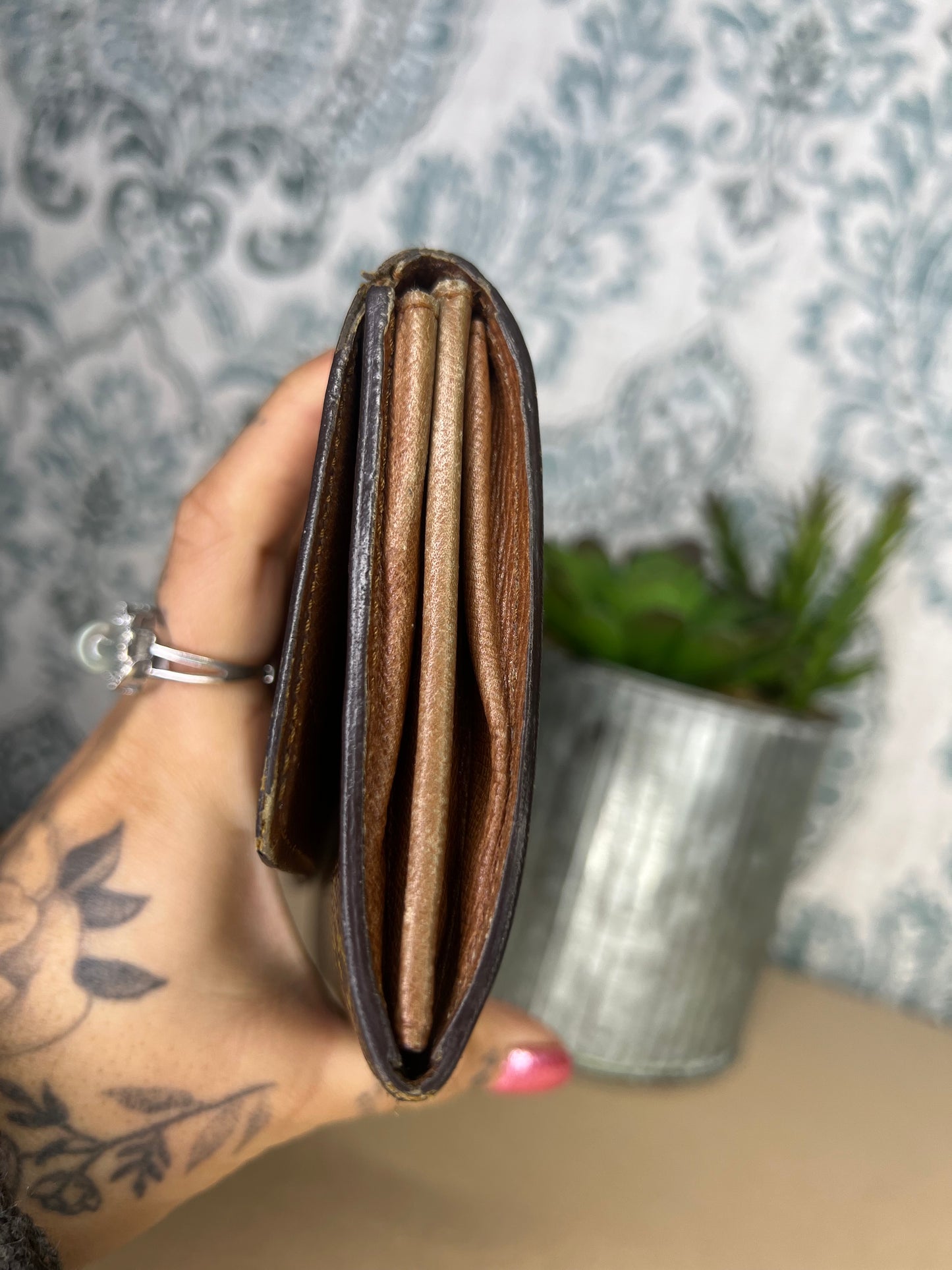 Louis Vuitton Monogram Sarah Wallet
