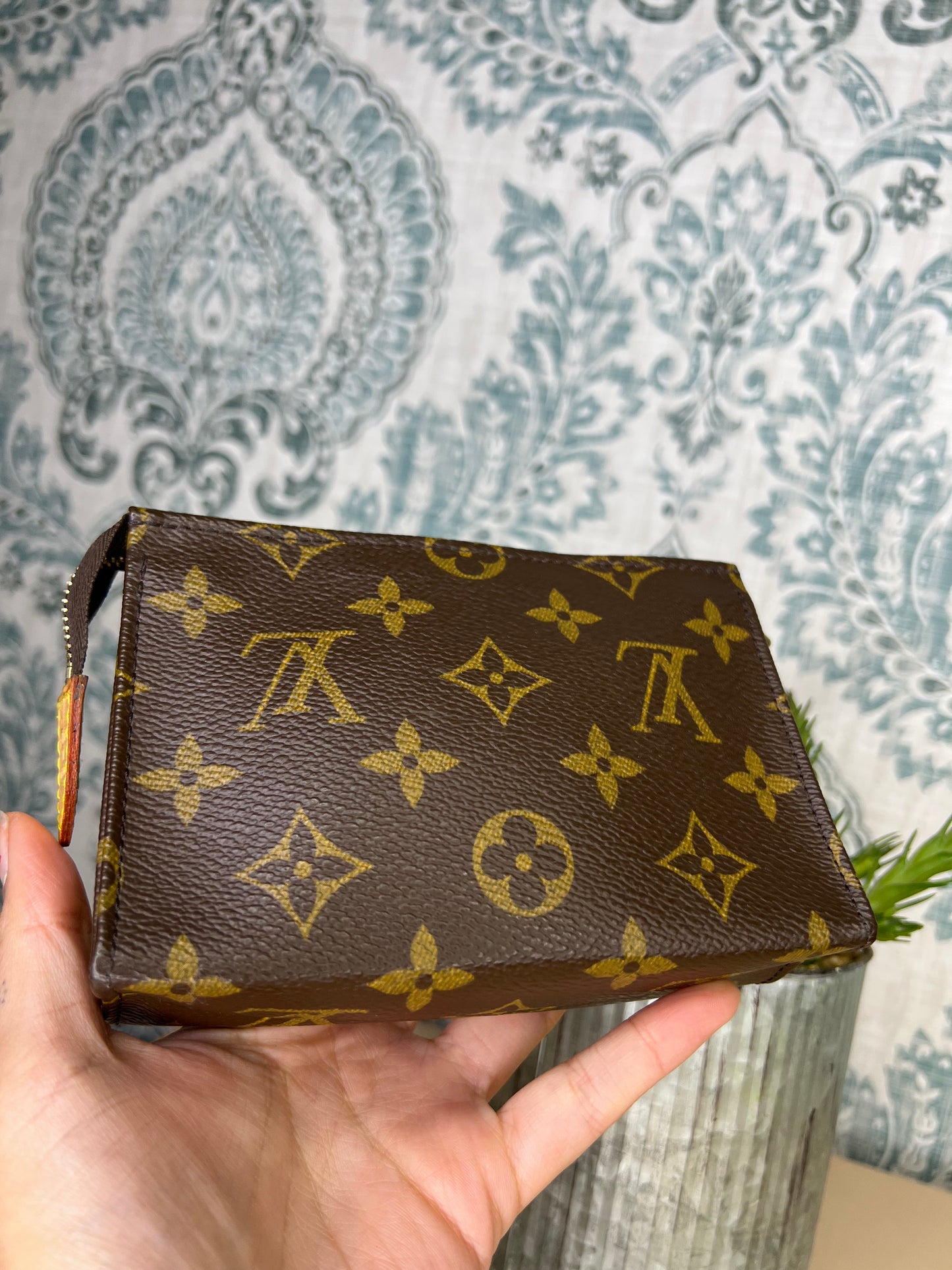Louis Vuitton Toiletry 15
