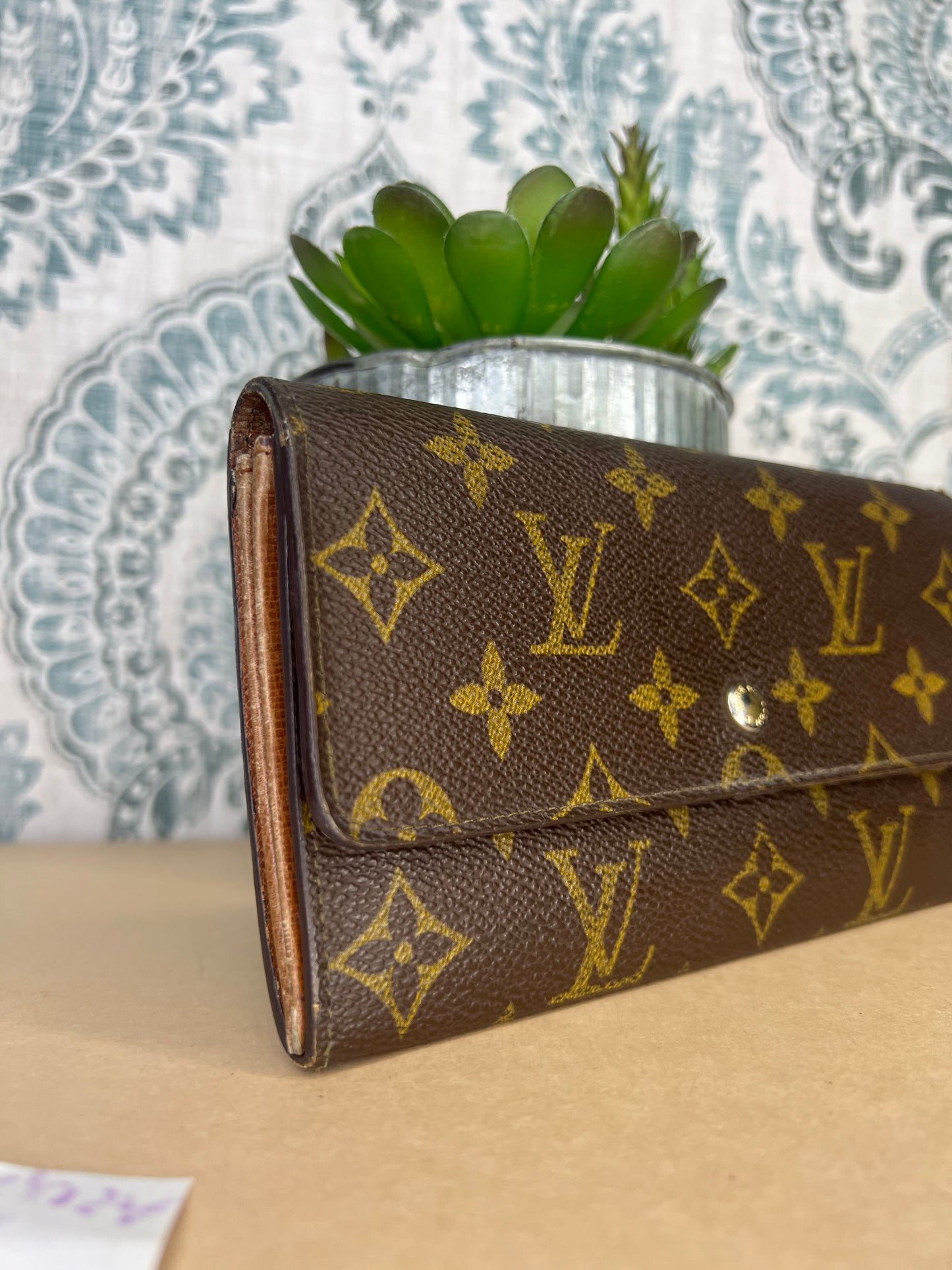 Louis Vuitton Monogram Sarah Wallet