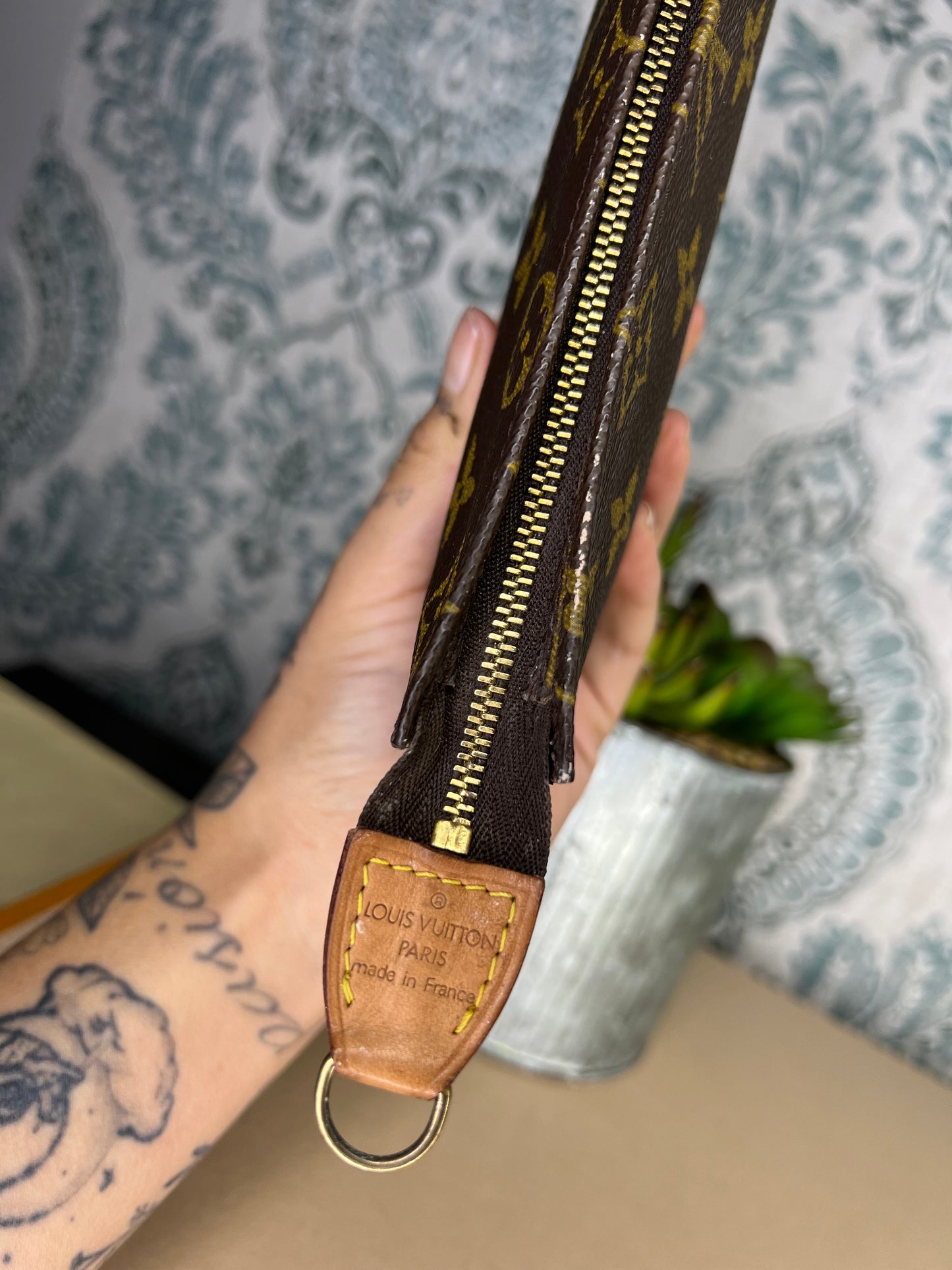 Louis Vuitton Bucket GM Pouch