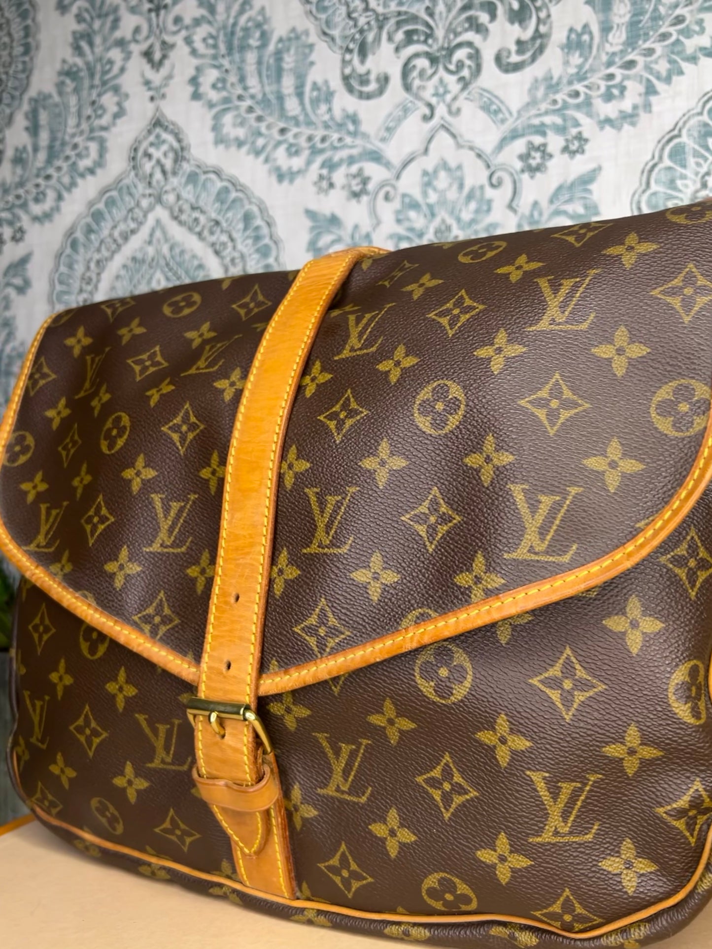 Louis Vuitton Saumur 35