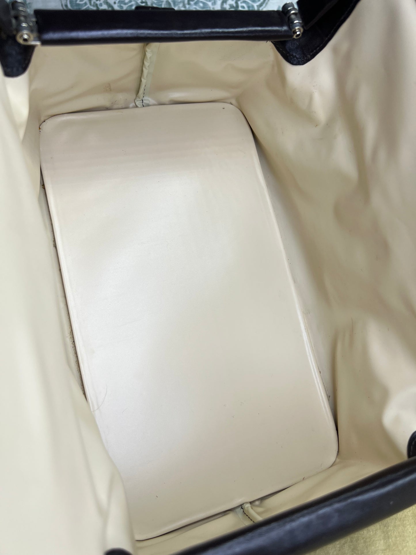 Louis Vuitton Toiletry / Dopp Kit