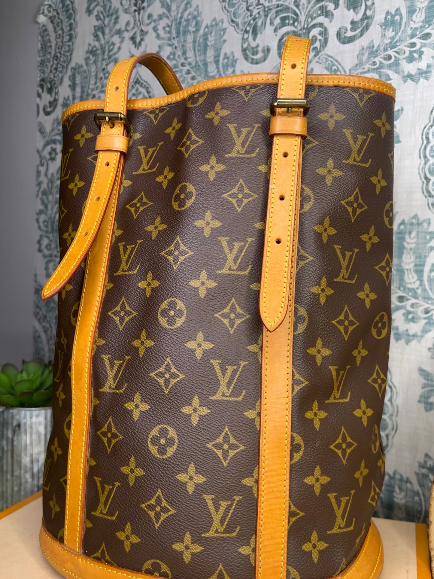 Louis Vuitton Bucket GM