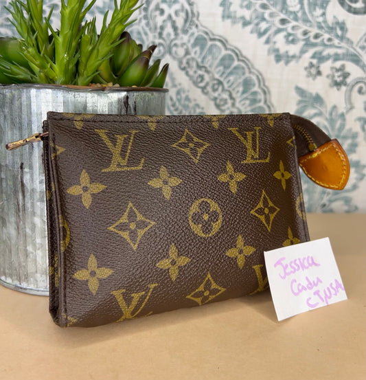 Louis Vuitton Toiletry 15