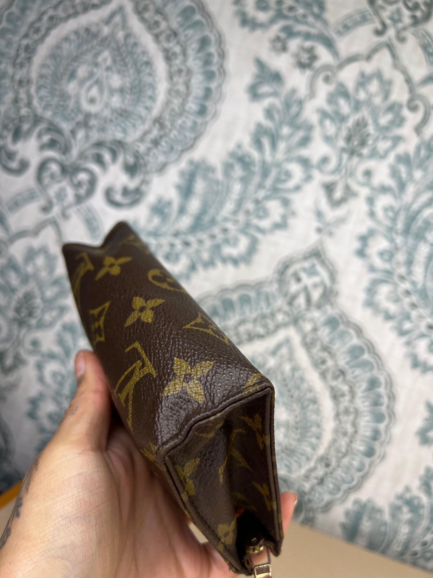 Louis Vuitton Toiletry 15