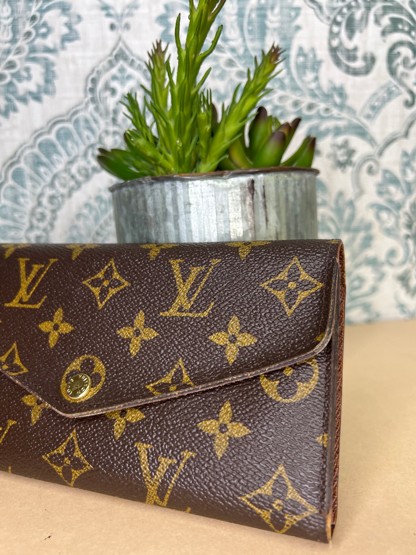 Louis Vuitton Monogram Sarah Wallet NM