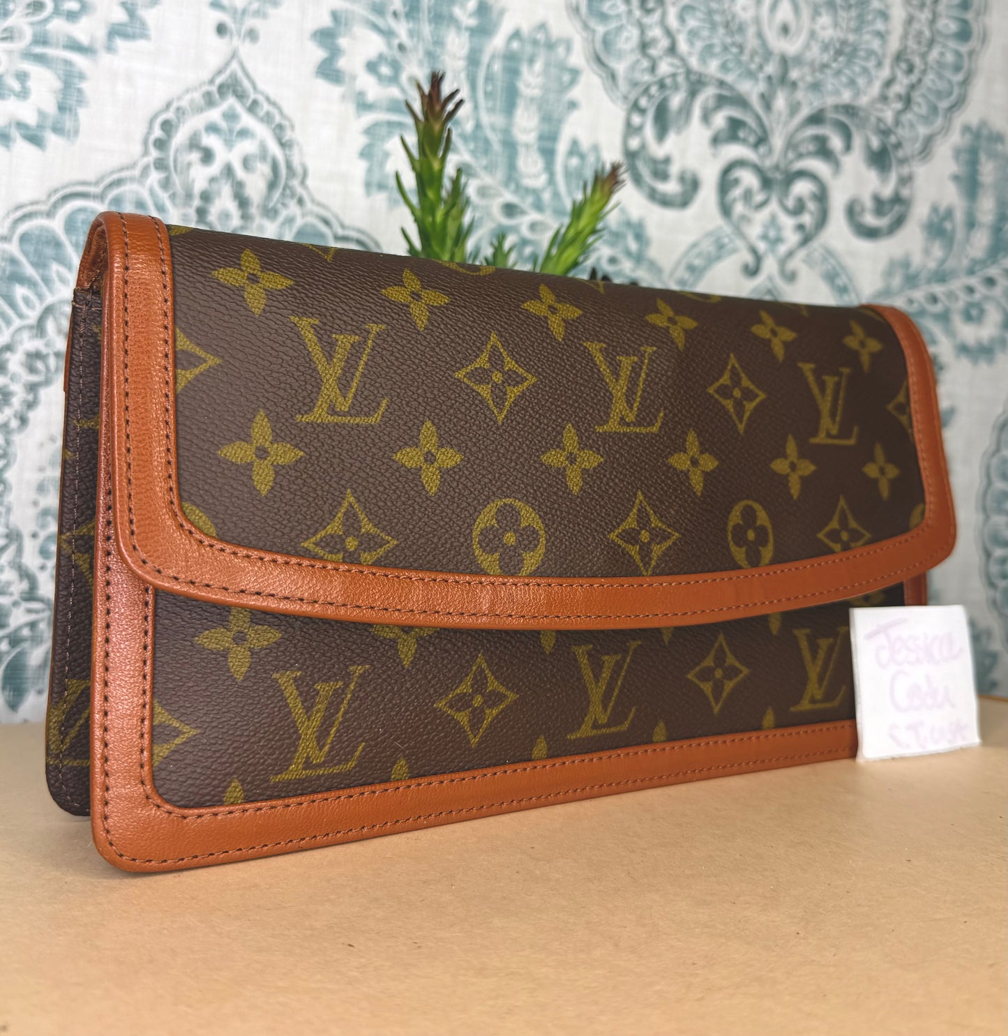 Louis Vuitton Pochette Dame PM Clutch