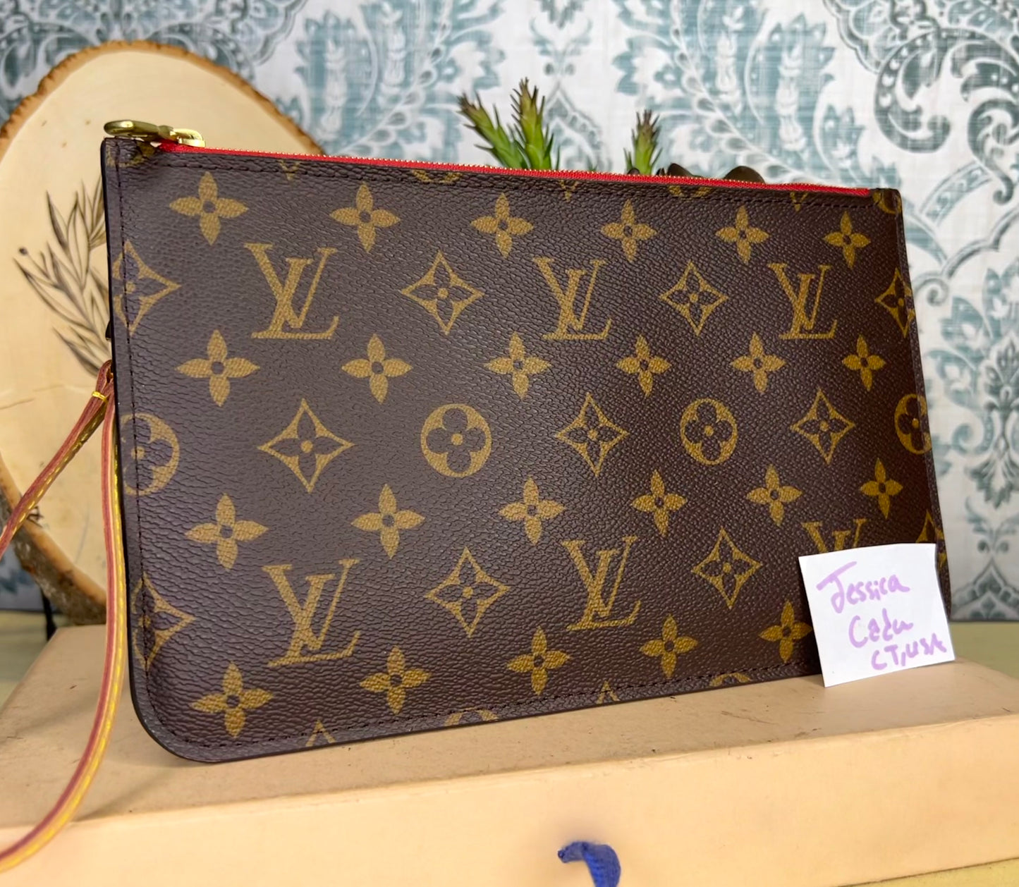 Neverfull Pouch Cherry Red