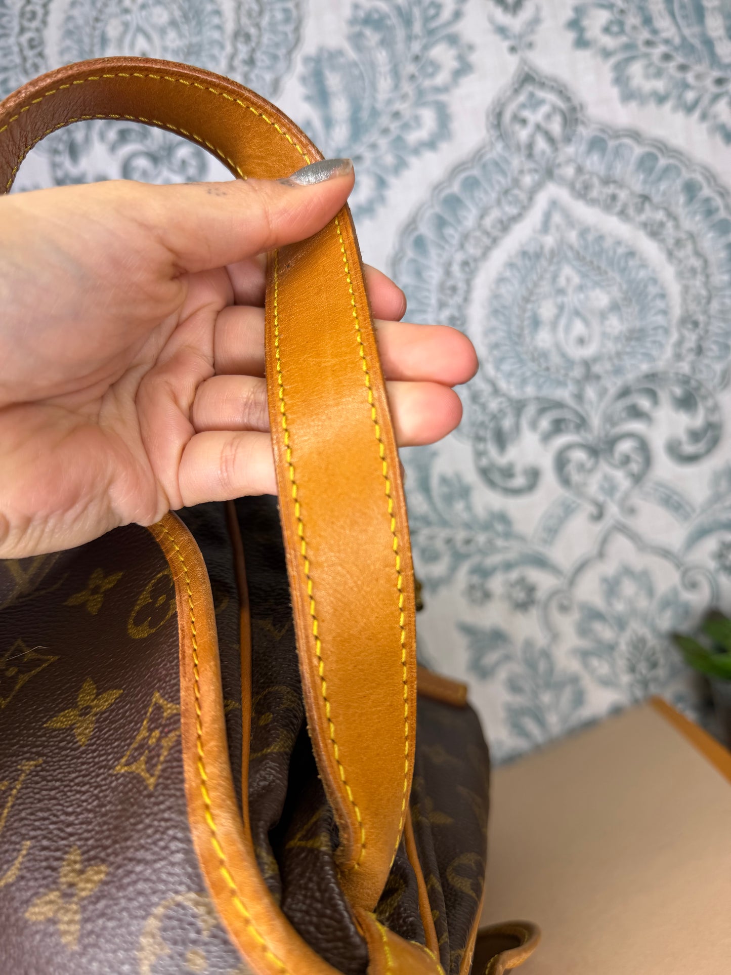 Louis Vuitton Saumur 35