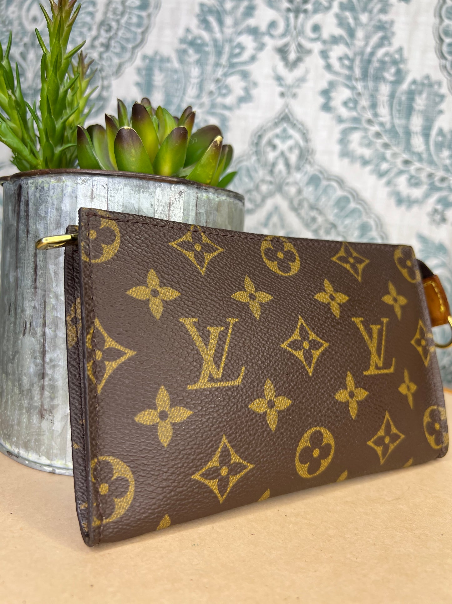 Louis Vuitton Bucket PM Pouch