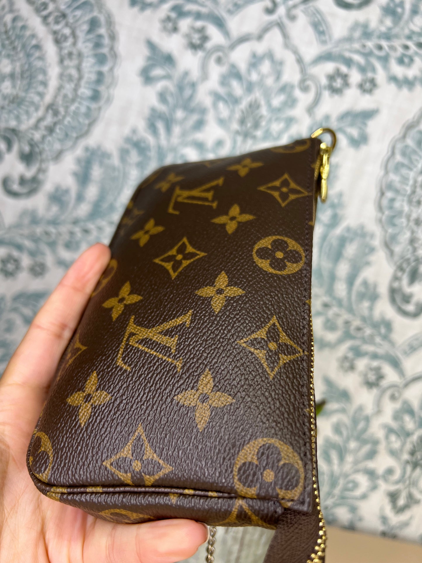 Louis Vuitton Monogram Bucket Pochette