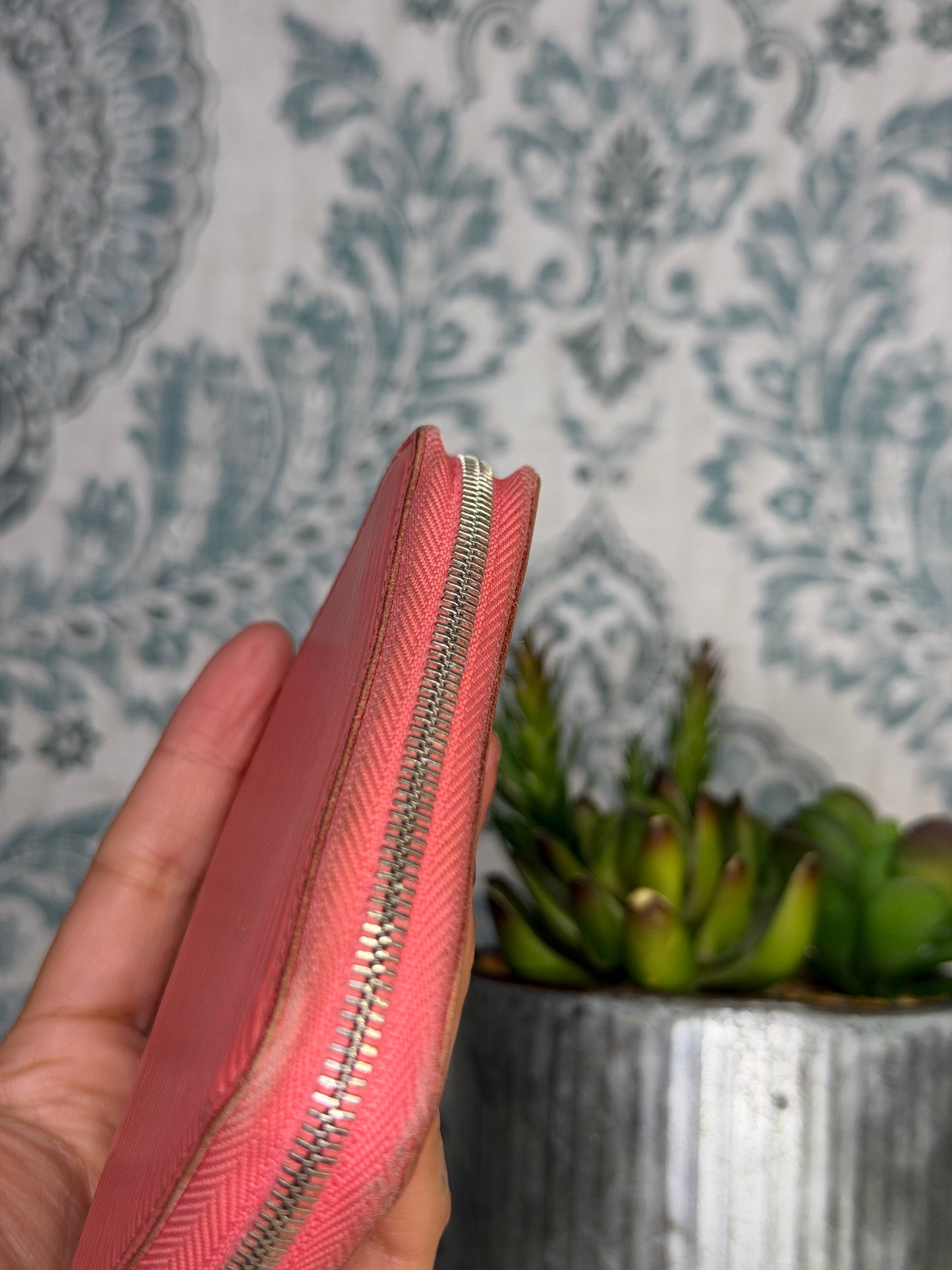 Louis Vuitton Zippy Epi Coin Purse Card Holder Coral
