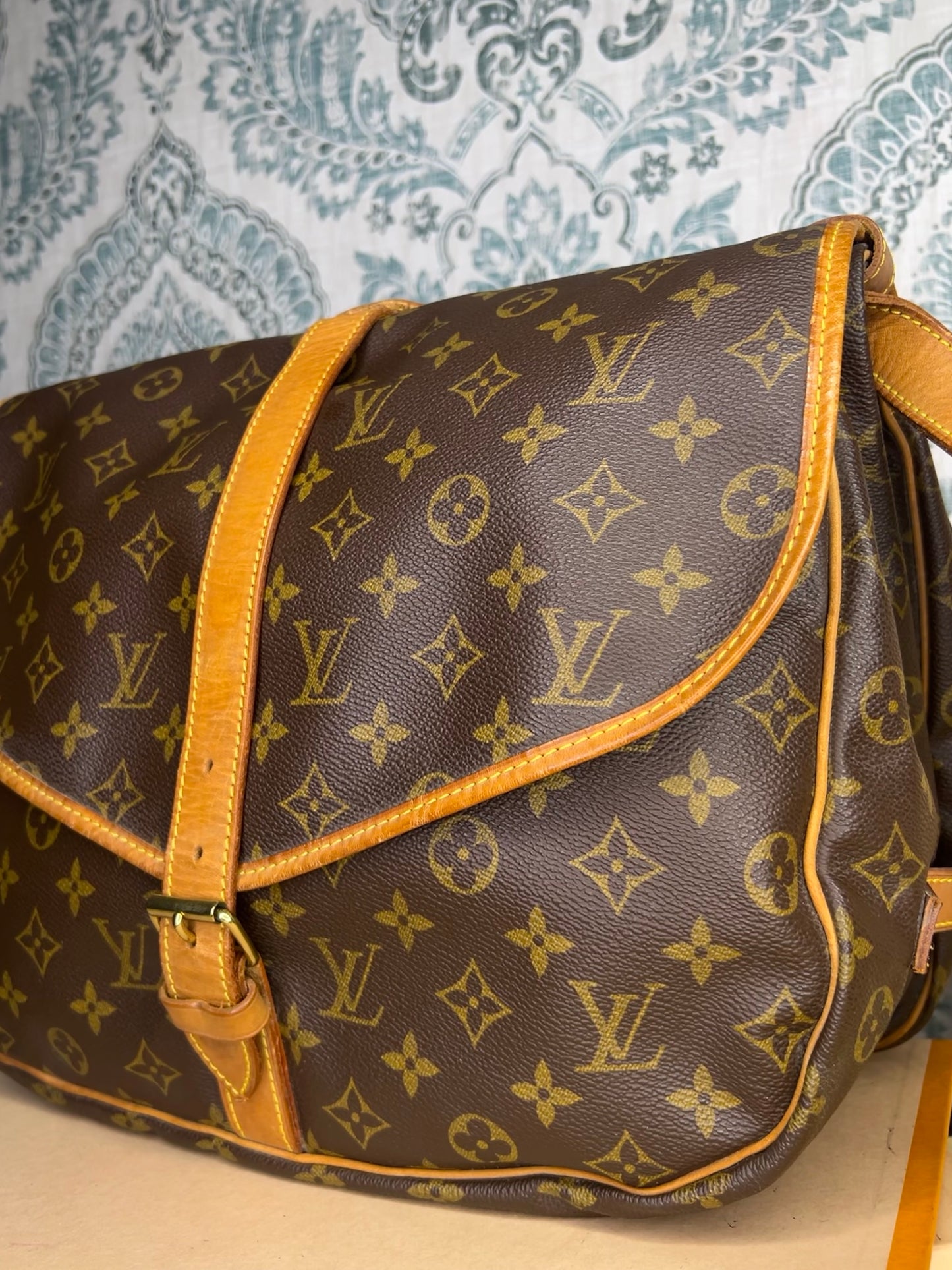 Louis Vuitton Saumur 35