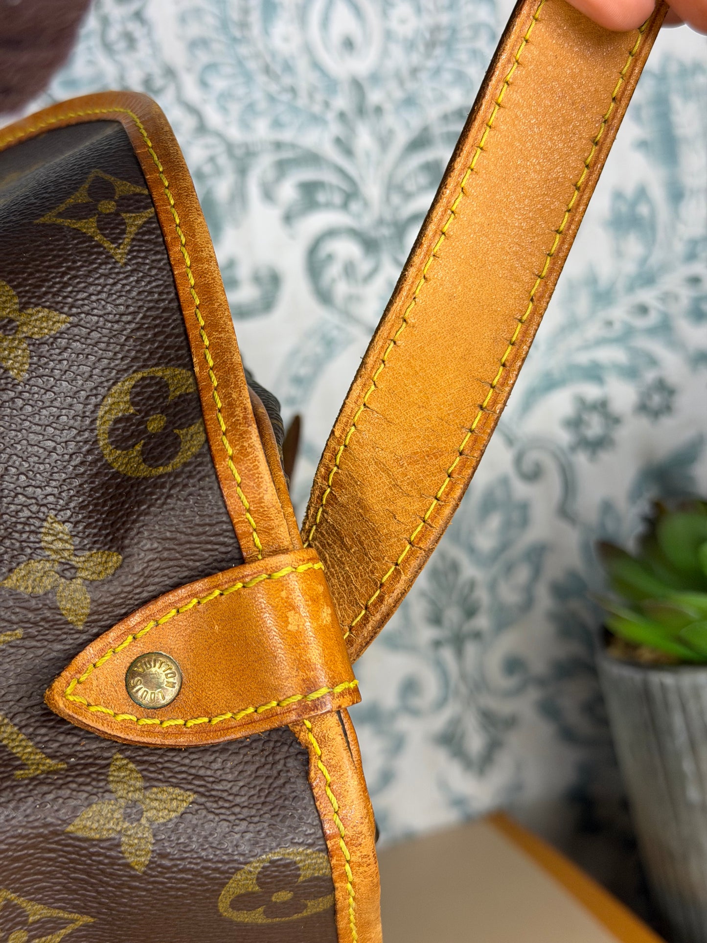 Louis Vuitton Saumur 35