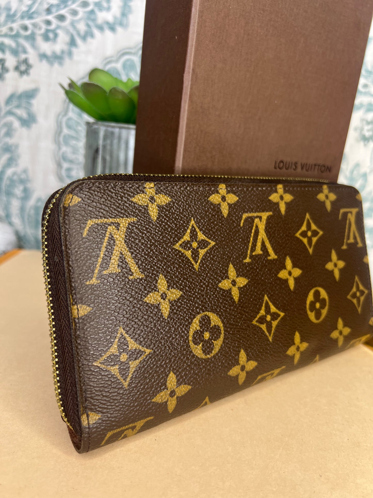 Louis Vuitton Monogram Zippy Wallet