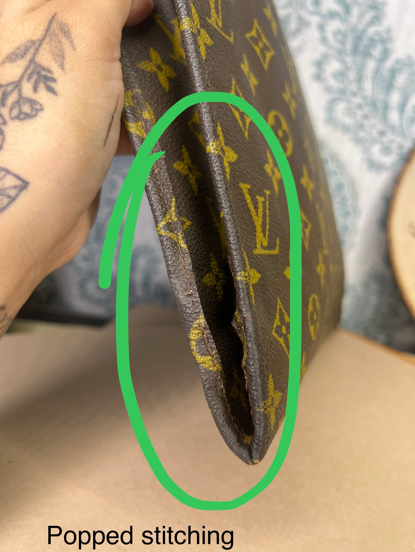 Louis Vuitton Poche Documents