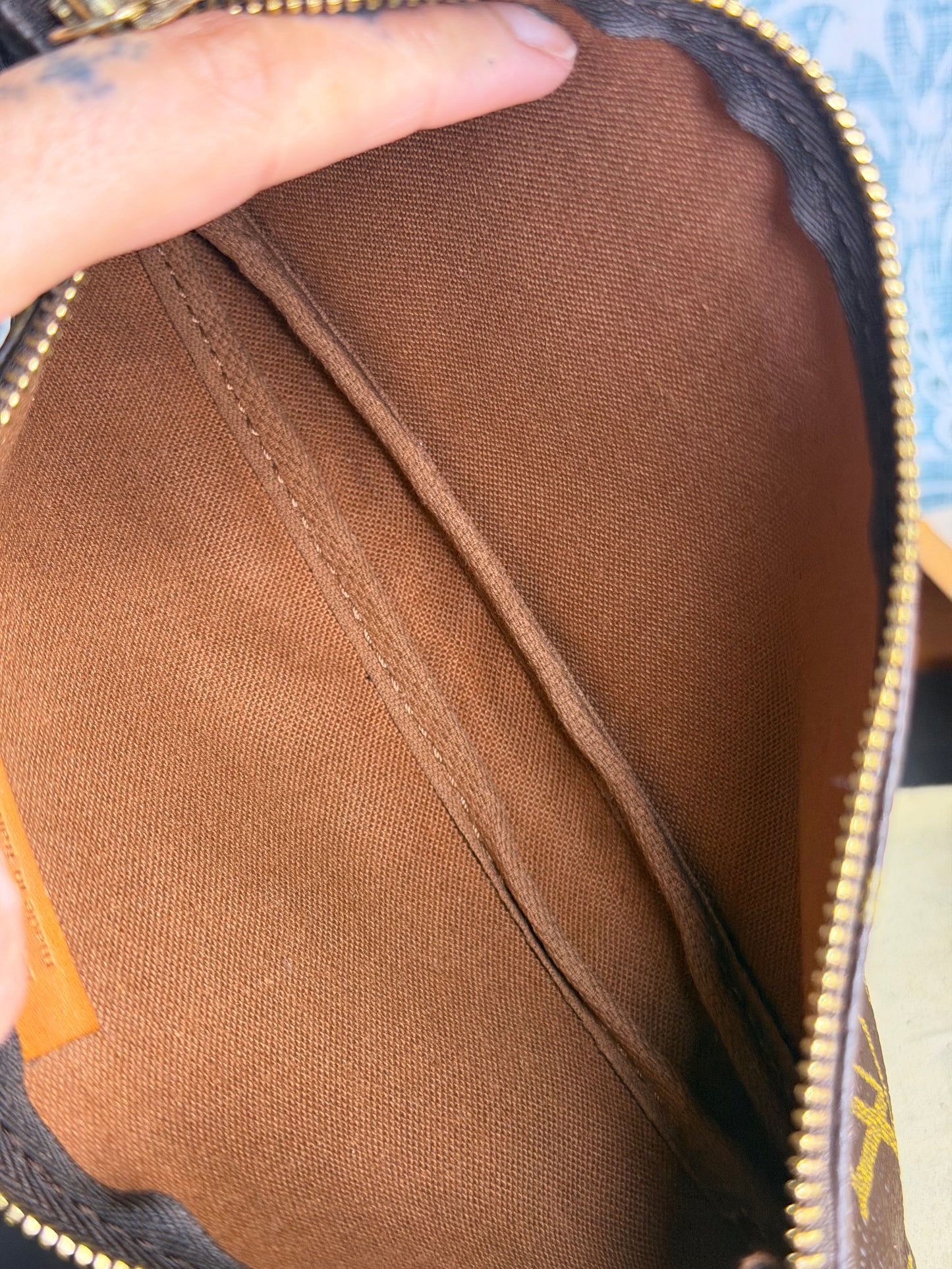 Louis Vuitton Sac Shopping Pouch
