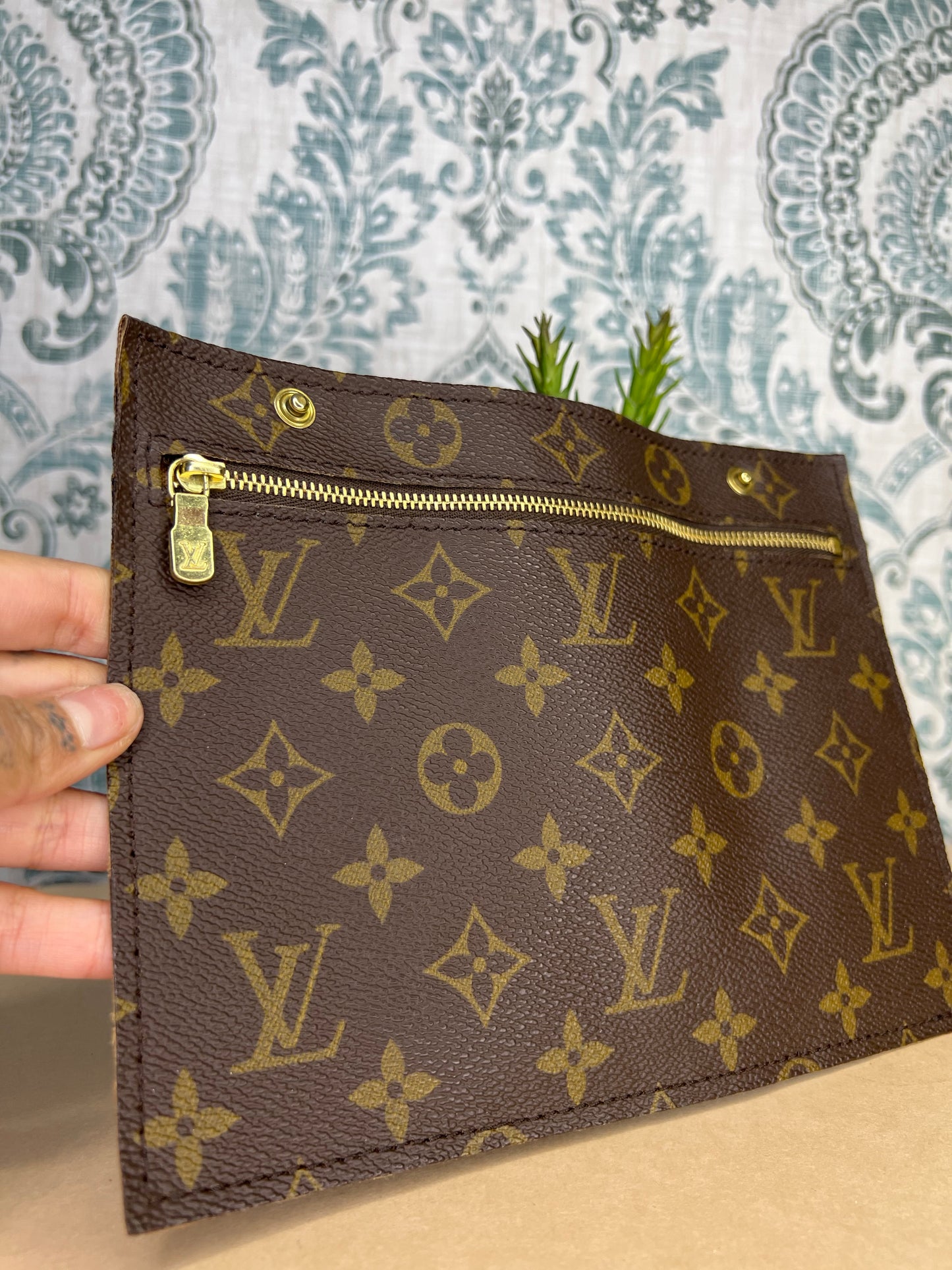Louis Vuitton Randonnee Pouch I9
