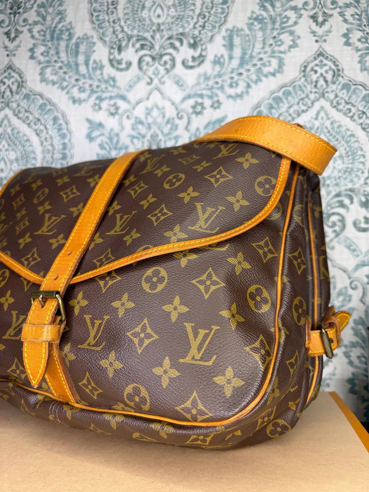 Louis Vuitton Saumur 35