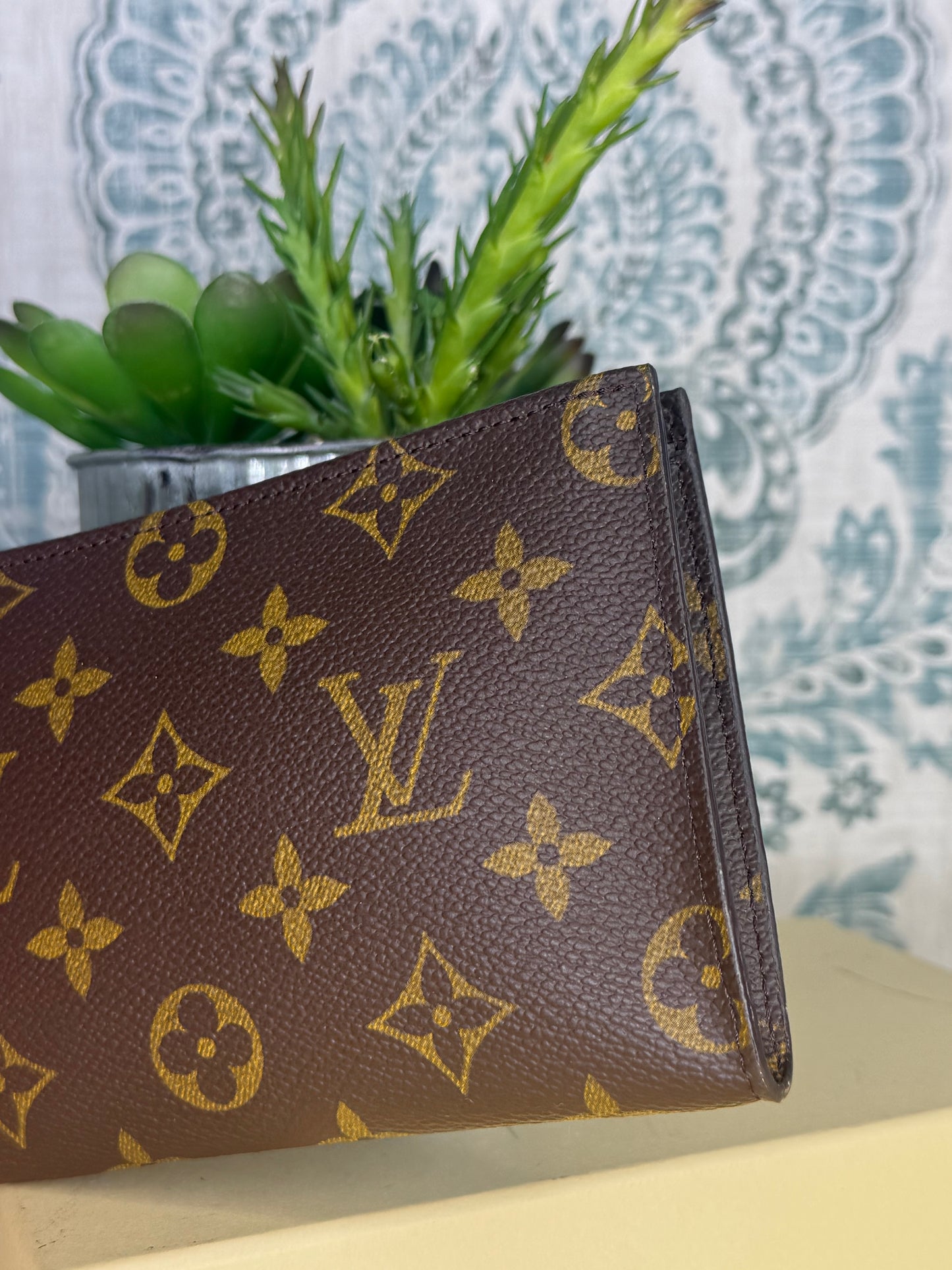 Louis Vuitton Bucket PM Pochette