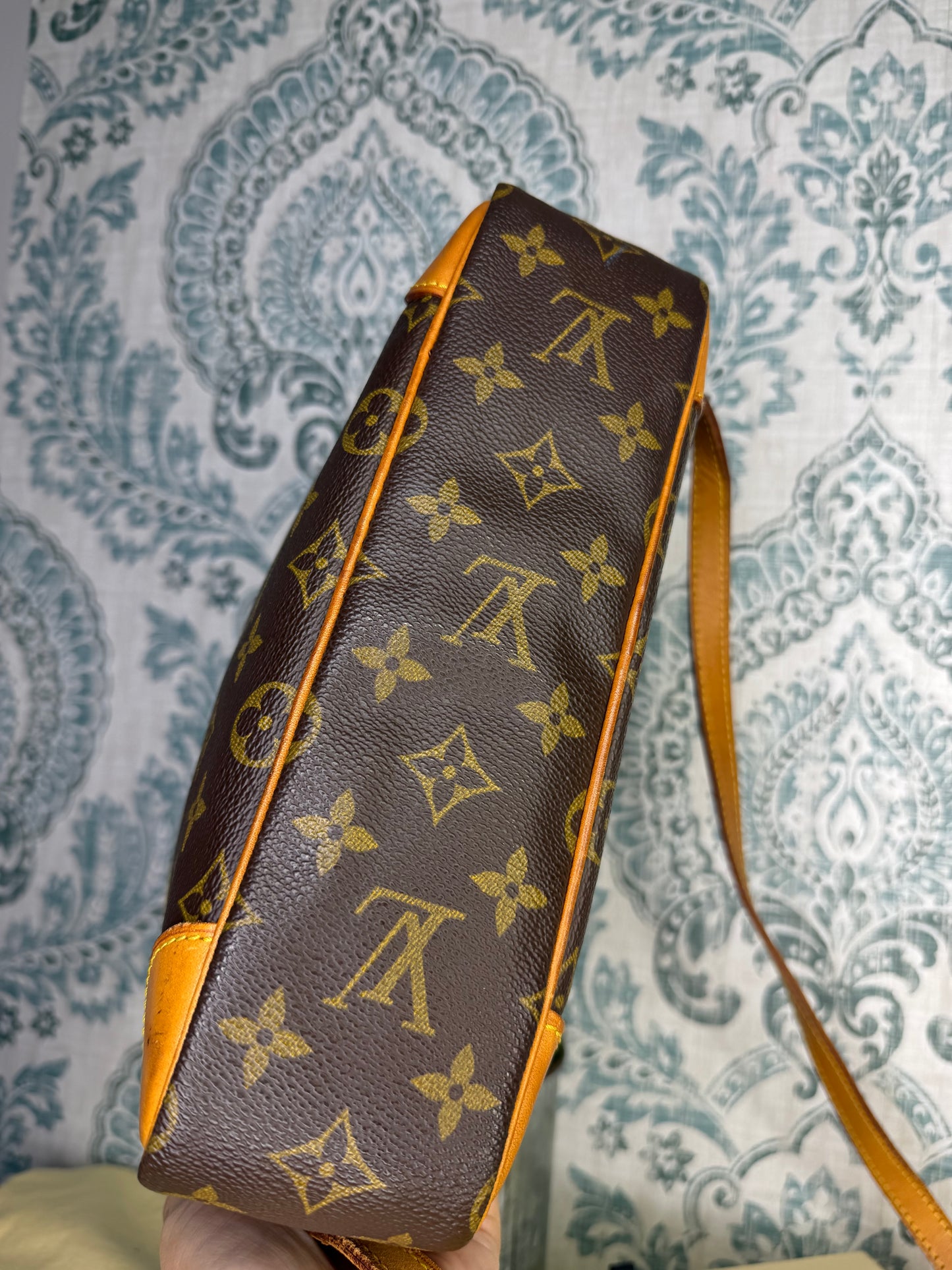 Louis Vuitton Trocadero 27