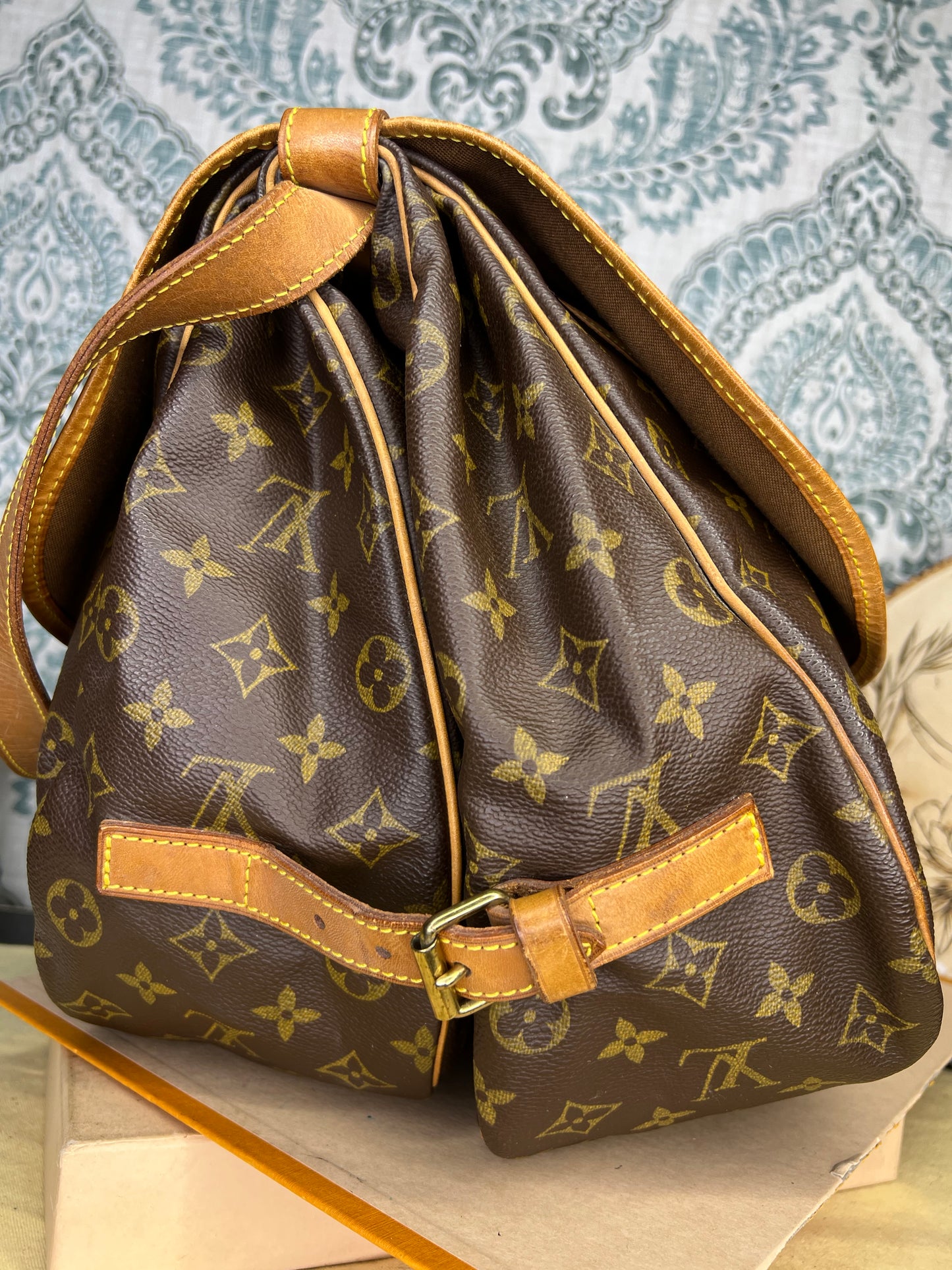 Louis Vuitton Saumur 35