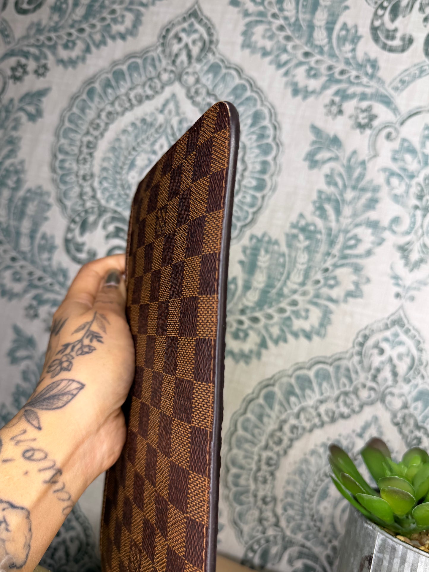 Louis Vuitton Neverfull Pouch Damier Ebene