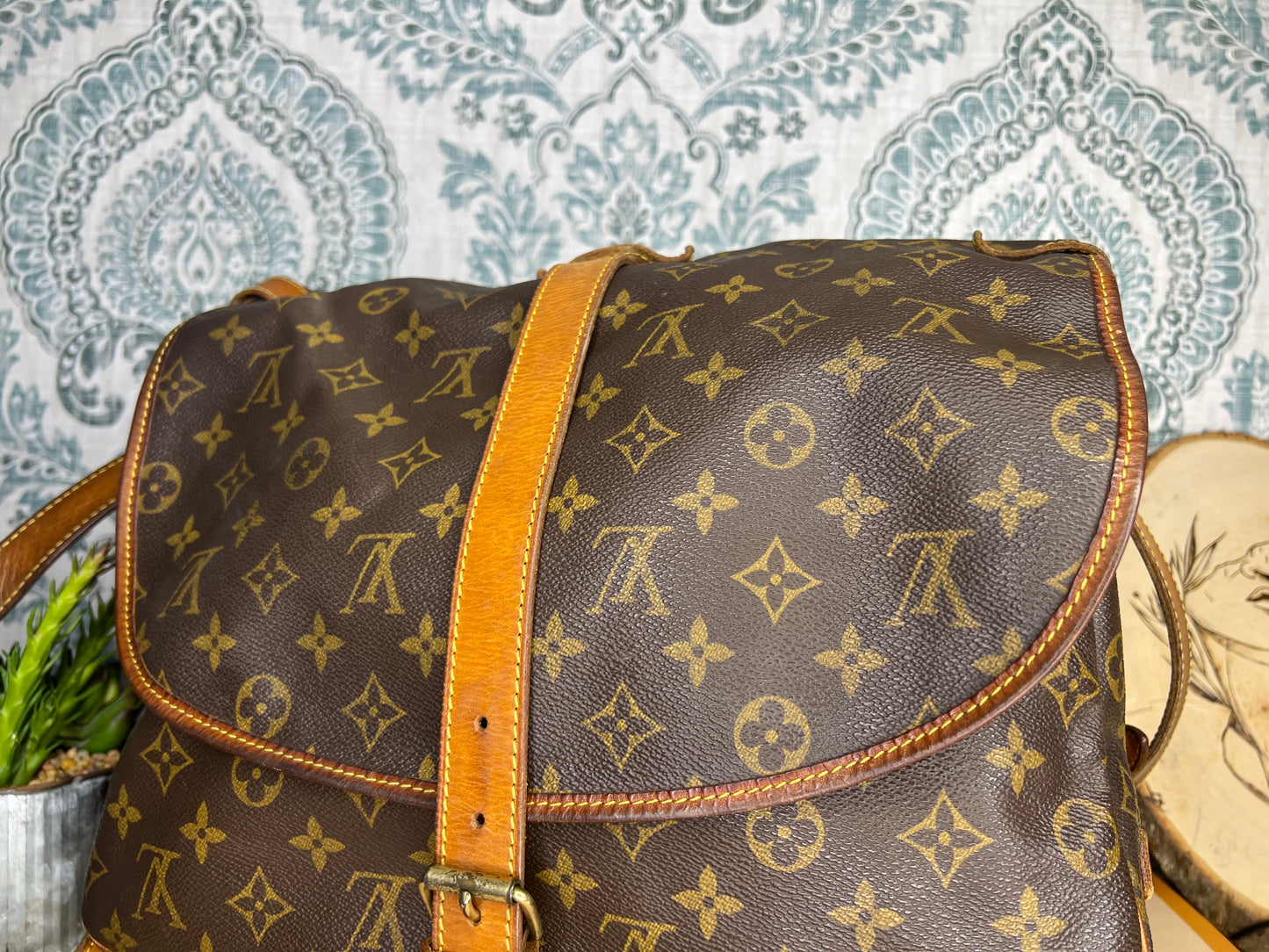 Louis Vuitton Saumur 35