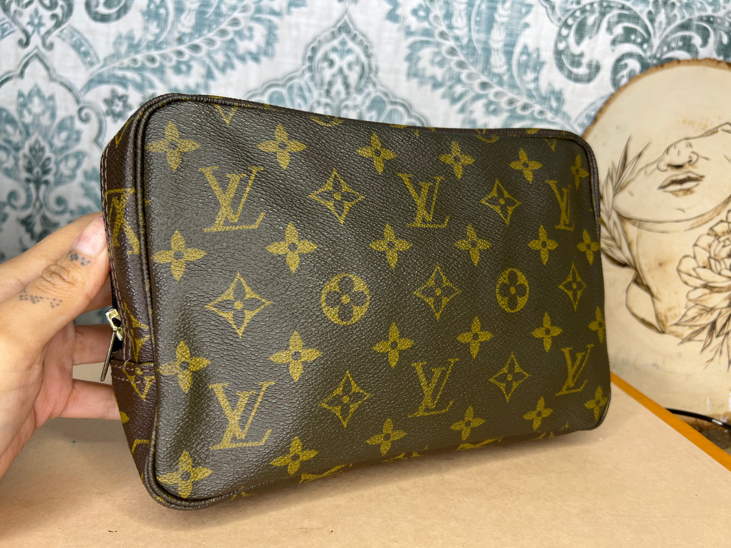 Louis Vuitton Trousse 23
