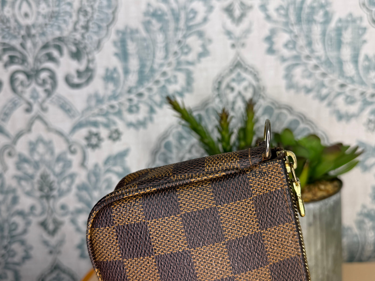 Louis Vuitton Damier Ebene Bucket Pochette