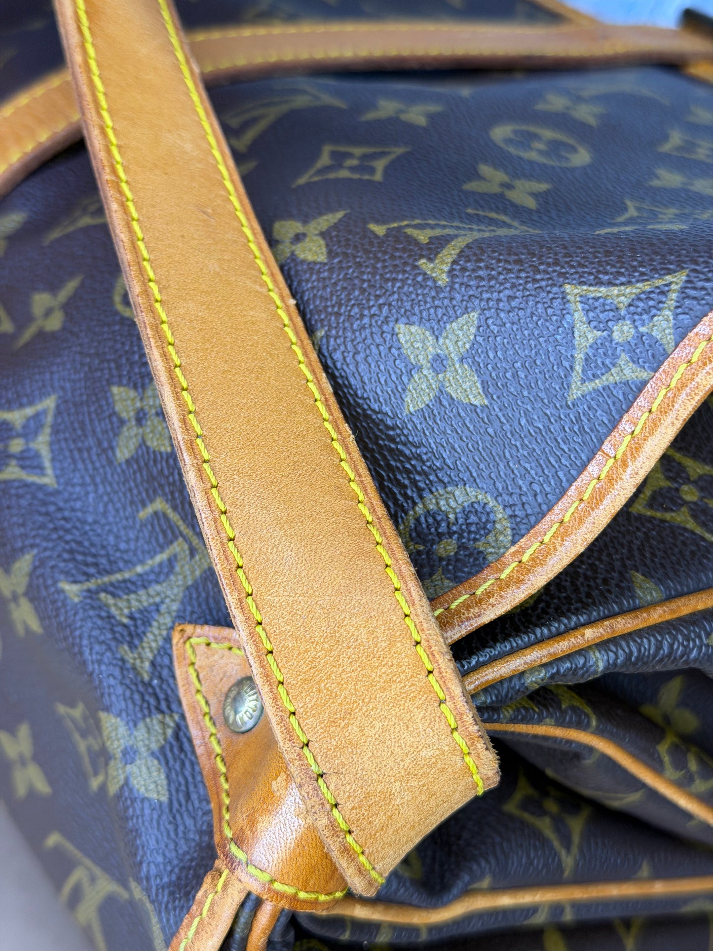 Louis Vuitton Saumur 35