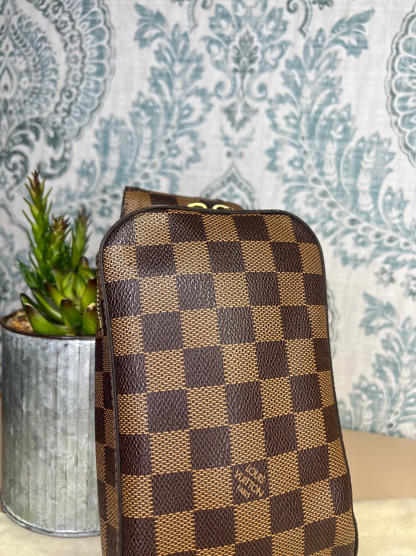 Louis Vuitton Geronimo Sling Bag