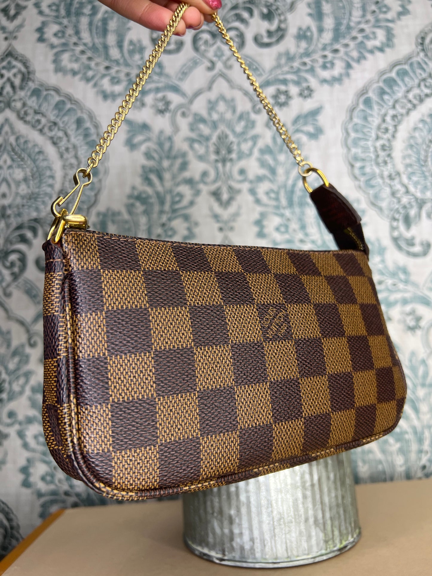 Louis Vuitton Damier Ebene Bucket Pochette