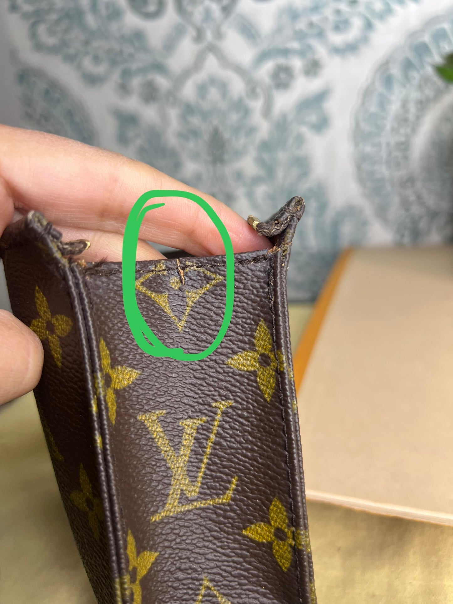 Louis Vuitton Toiletry 15