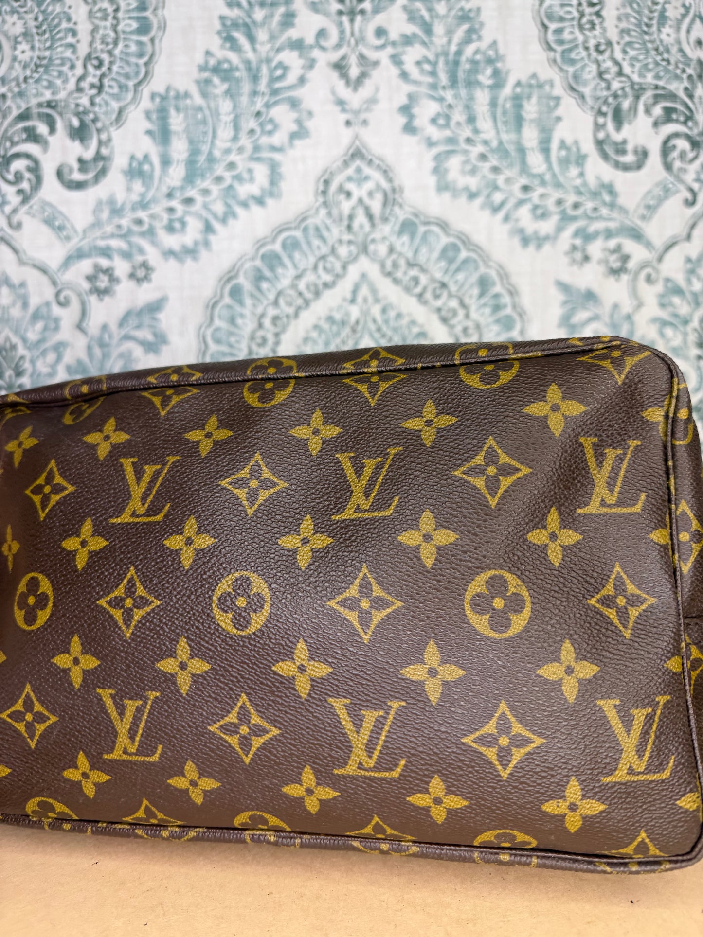 Louis Vuitton Trousse 28