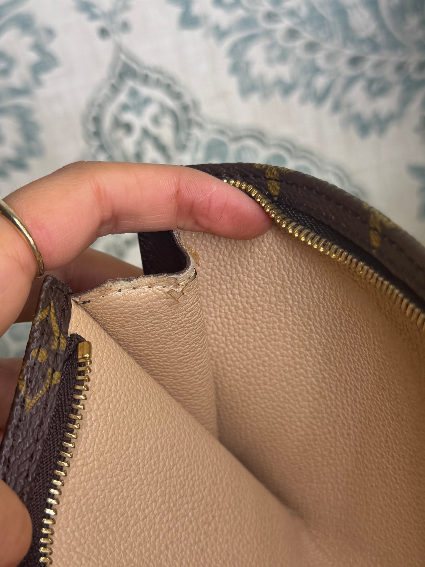 Louis Vuitton Bucket GM Pochette
