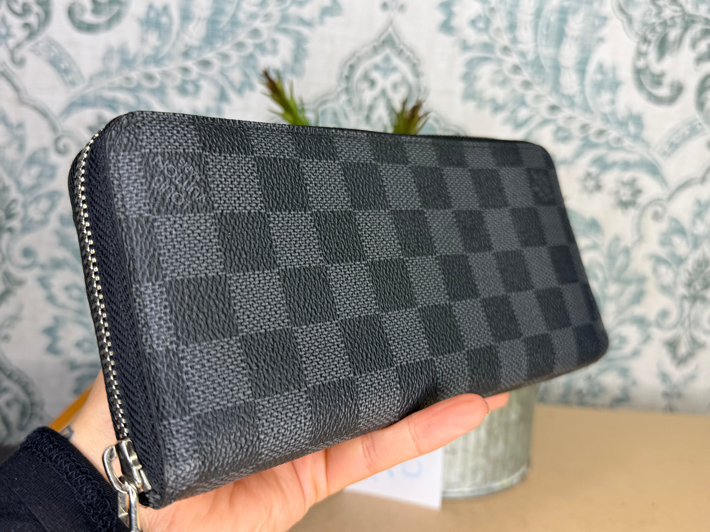 Louis Vuitton Zippy Vertical Wallet
