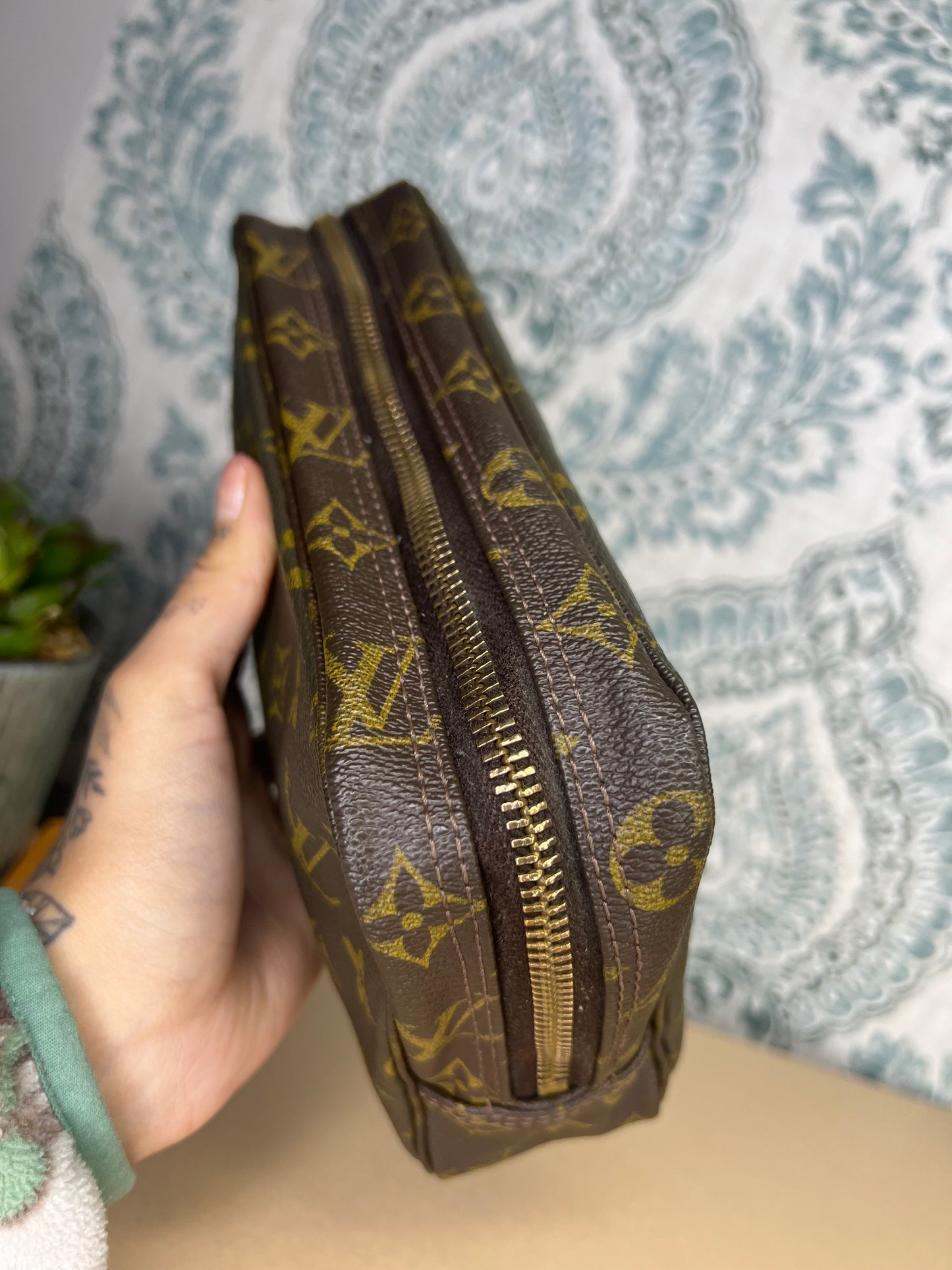 Louis Vuitton Trousse 23