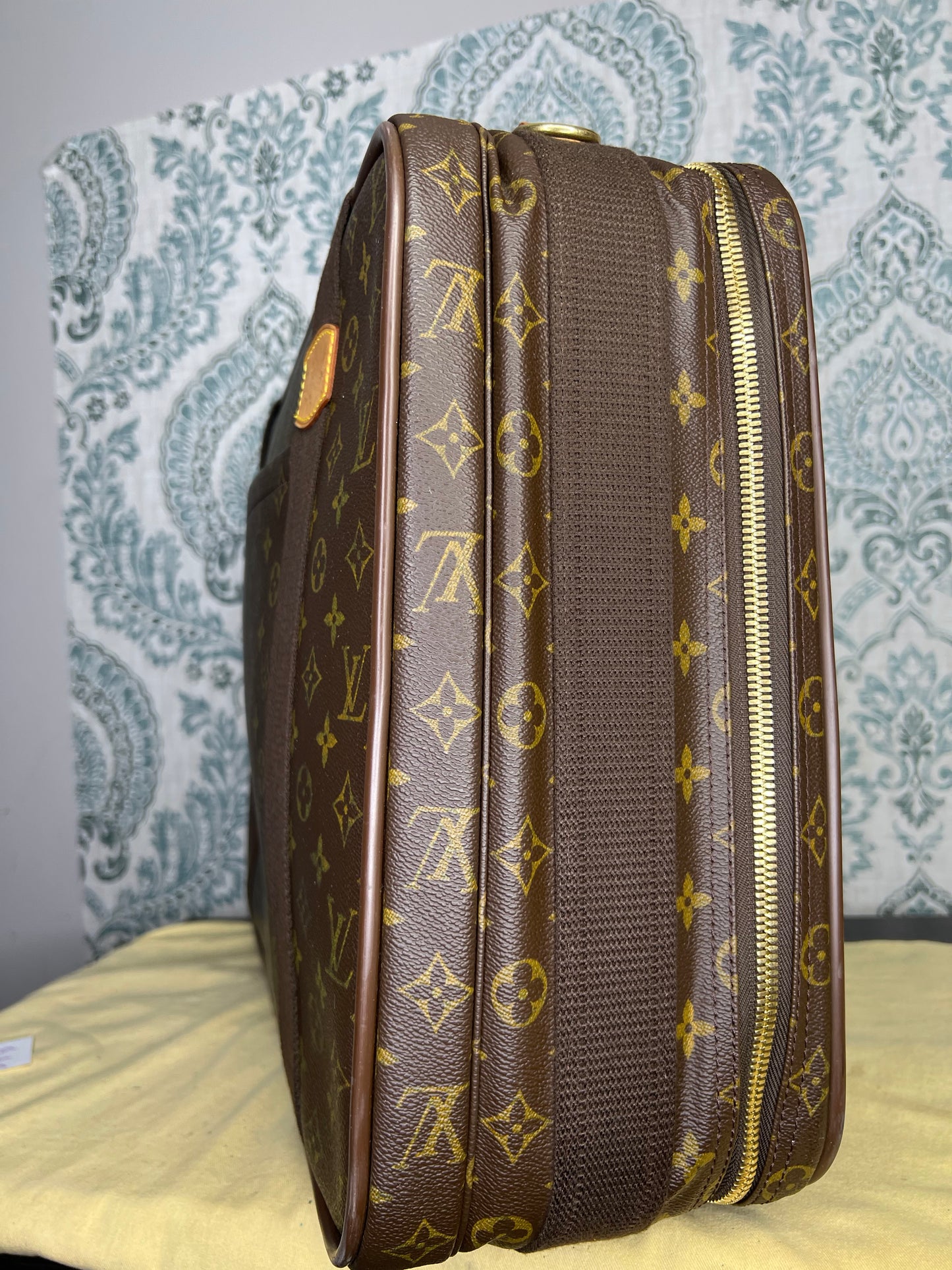 Satellite 53 Suit Case
