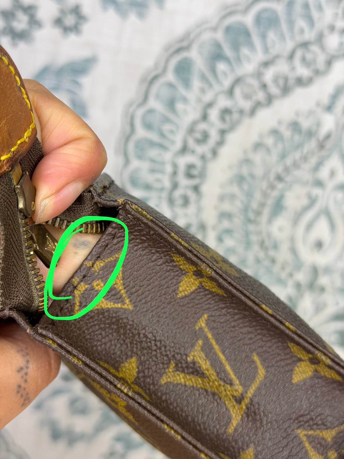 Louis Vuitton Toiletry 15