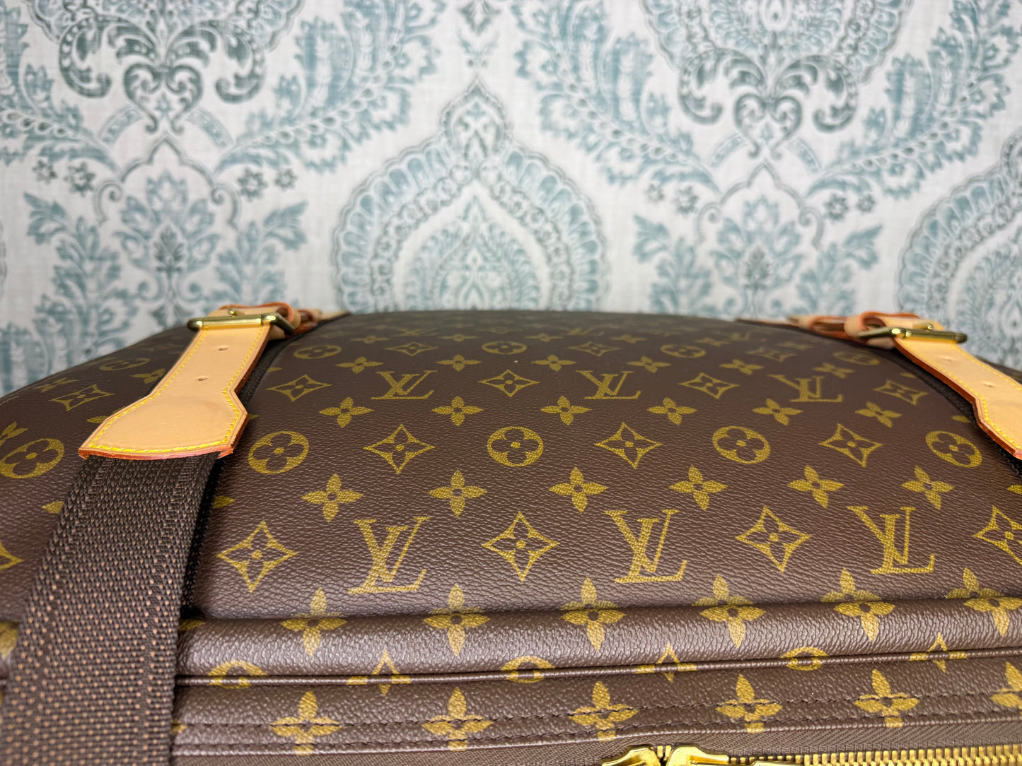 Louis Vuitton Satellite 60 Suit Case