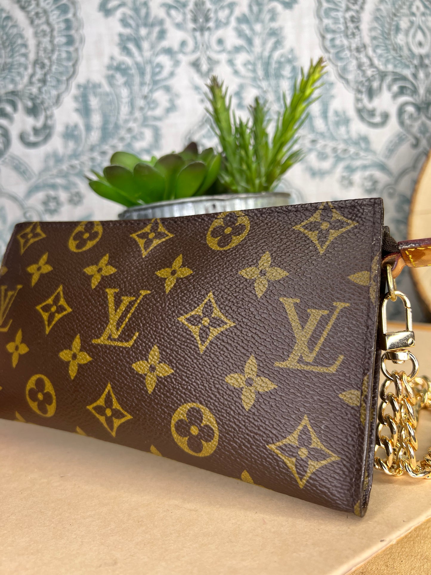 Louis Vuitton Bucket GM Pouch