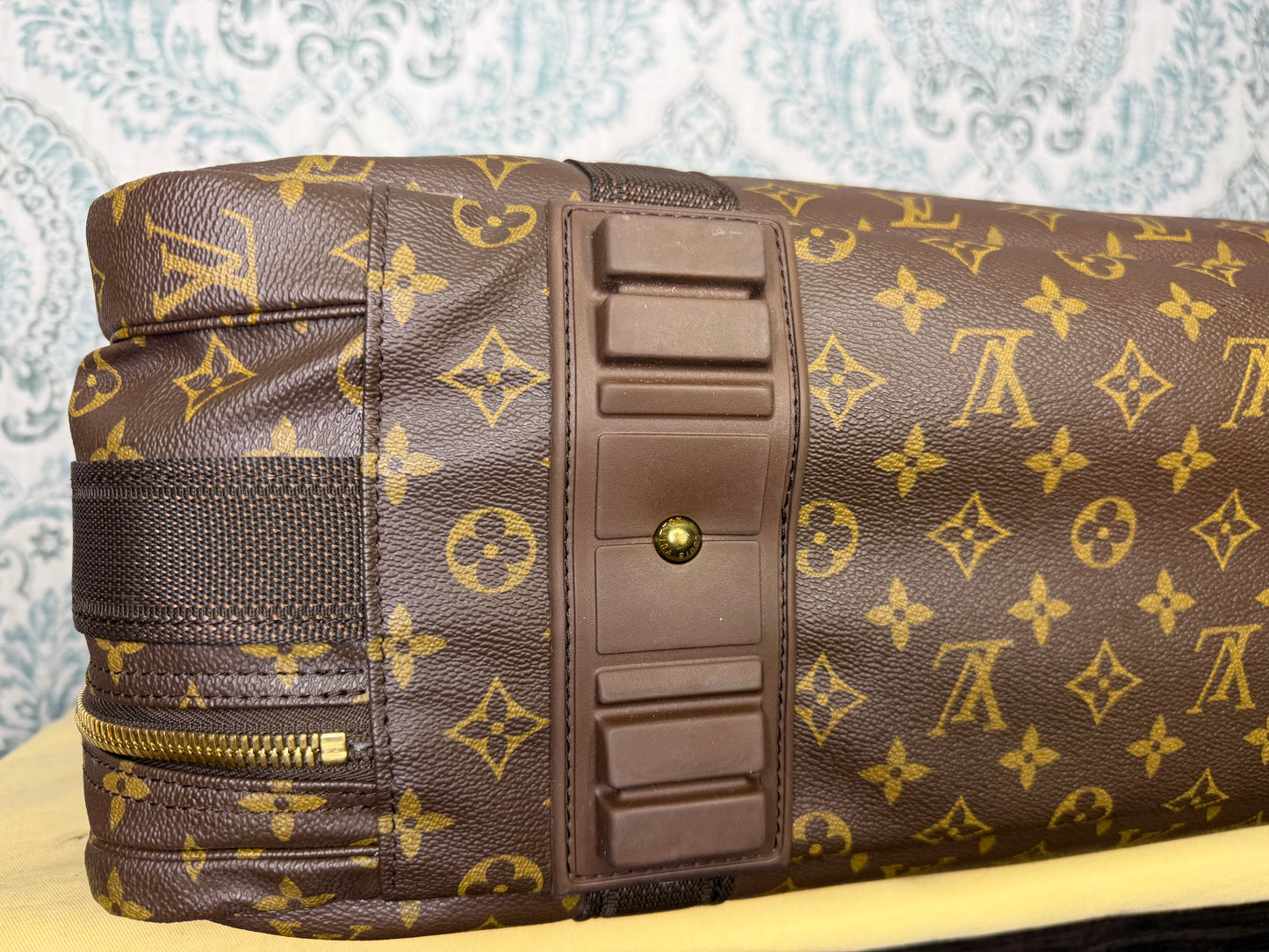 Louis Vuitton Satellite 60 Suit Case