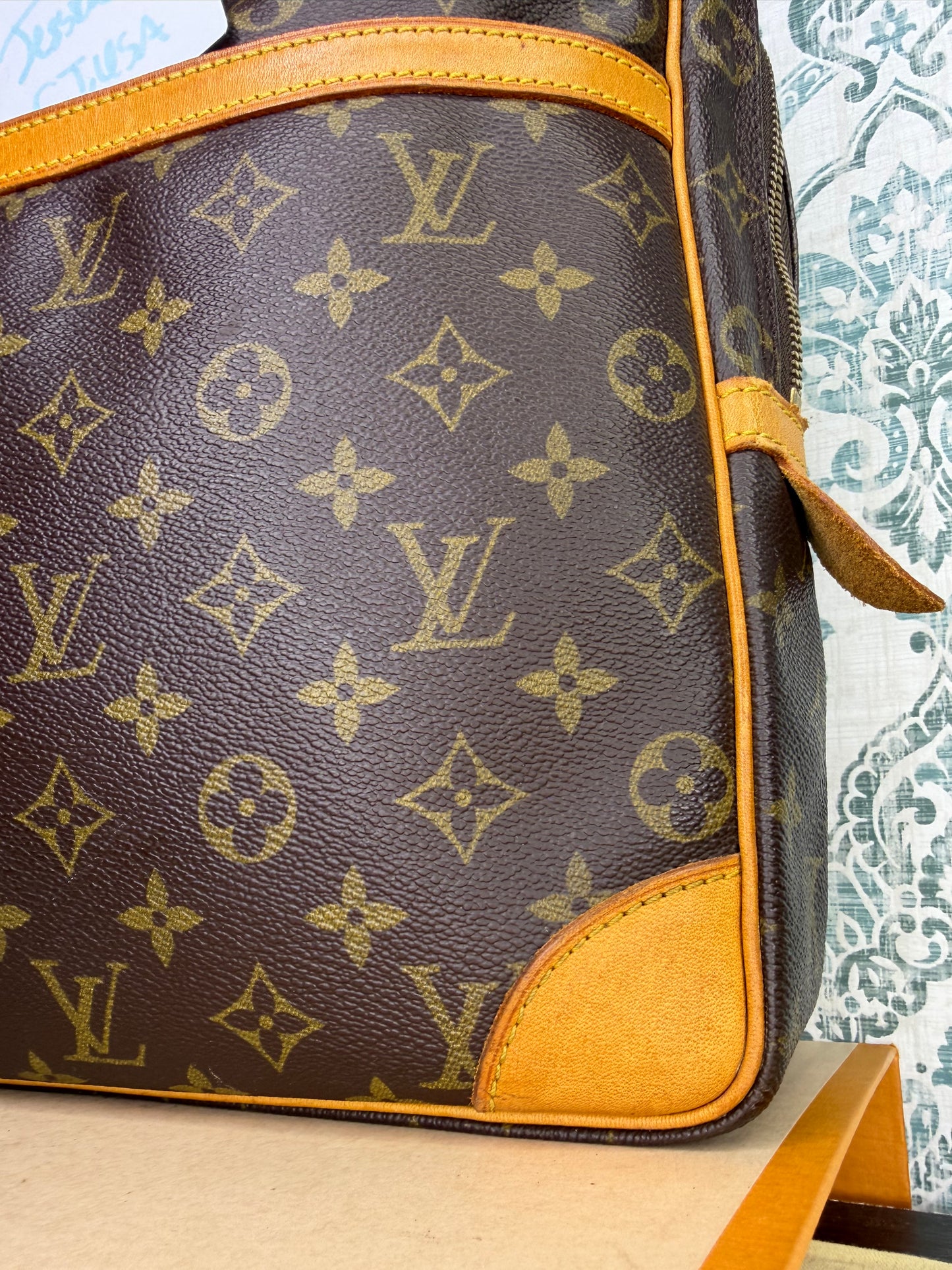 Louis Vuitton Porte Documents Voyage GM